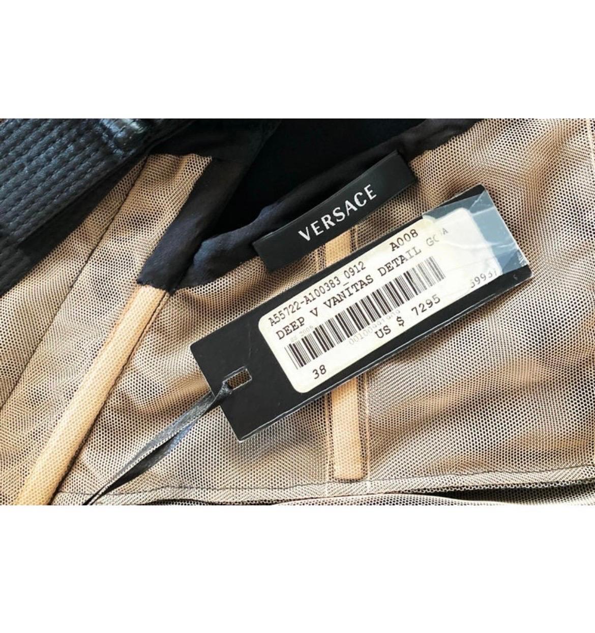 Vintage 2009 Versace Bata de seda negra NWT en venta 2