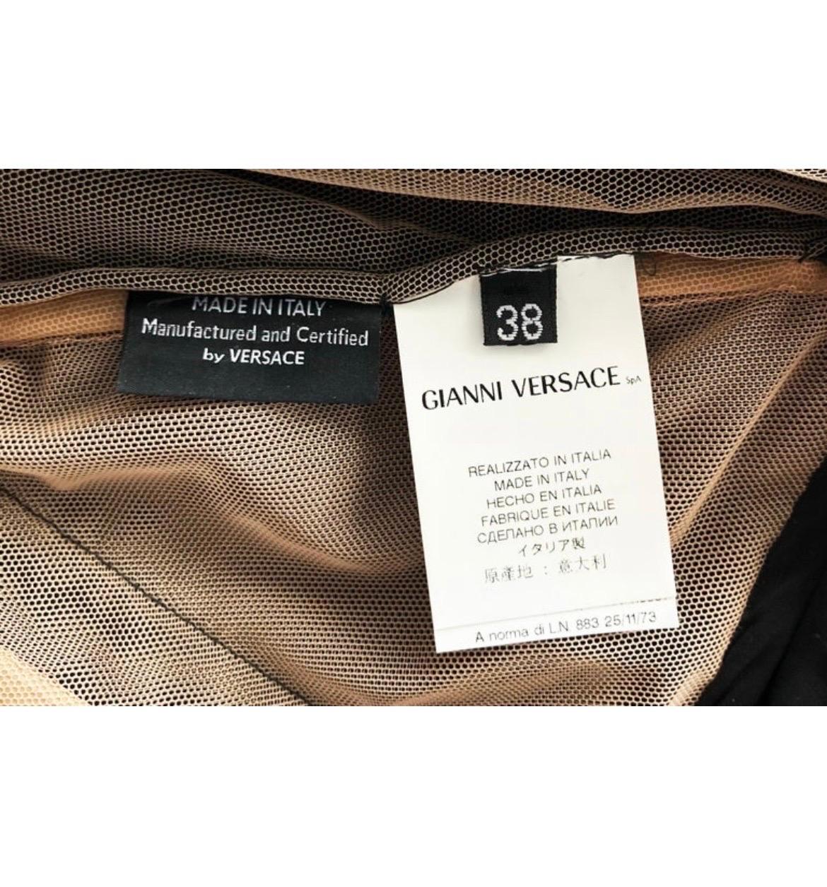 Vintage 2009 Versace Bata de seda negra NWT en venta 3