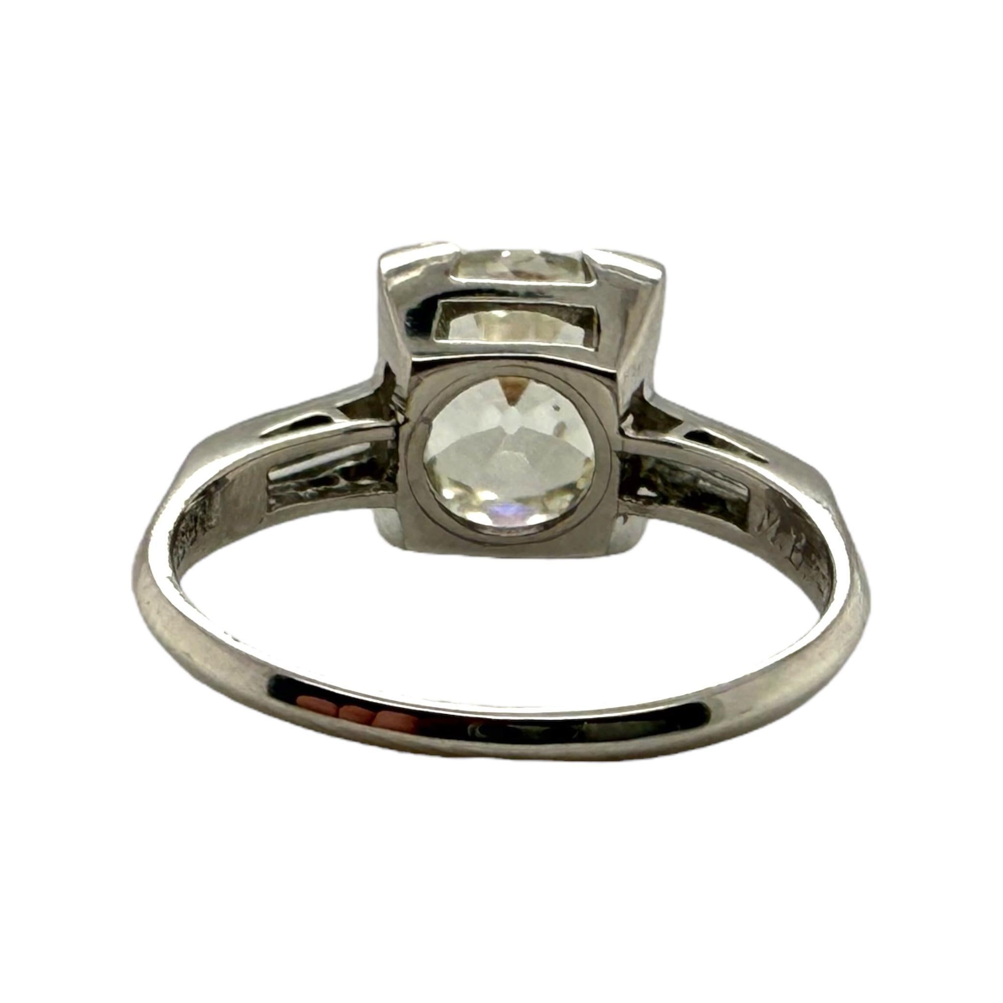 Anello di fidanzamento antico con diamanti taglio cuscino da 2,01 carati GIA in vendita 4