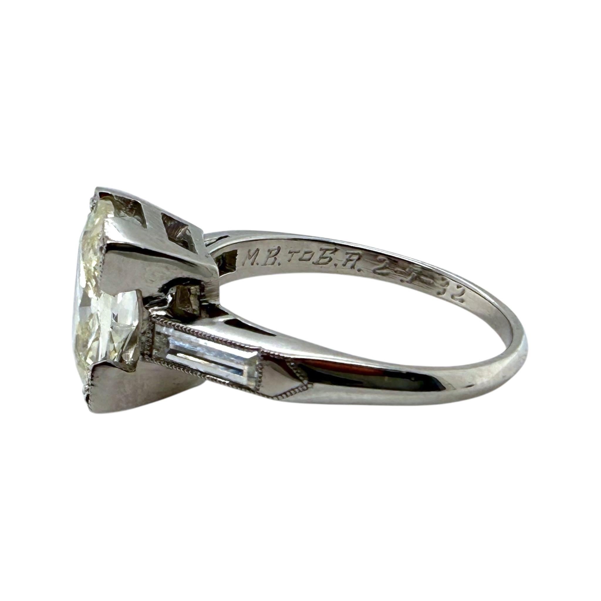 Anello di fidanzamento antico con diamanti taglio cuscino da 2,01 carati GIA in vendita 3