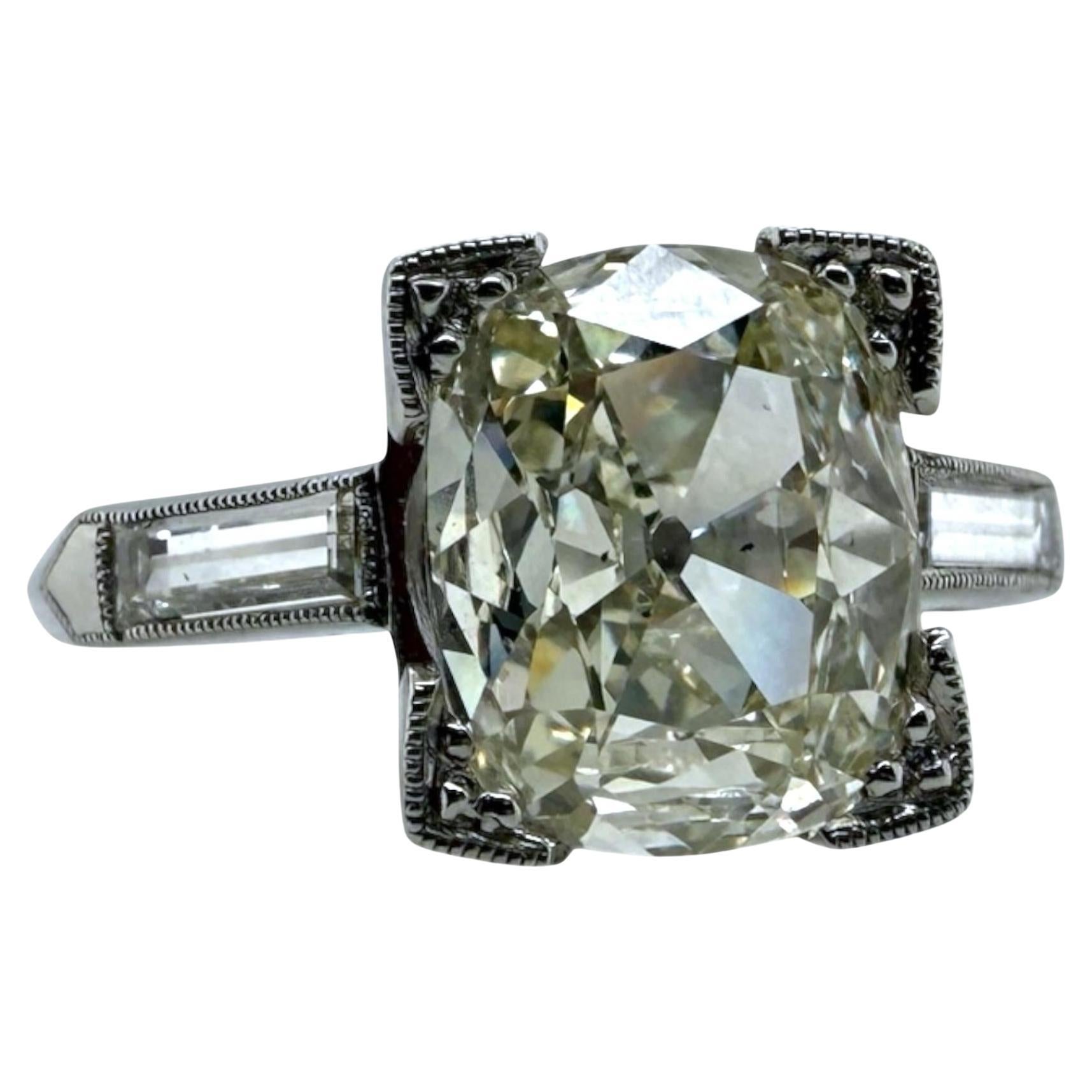 Anello di fidanzamento antico con diamanti taglio cuscino da 2,01 carati GIA in vendita