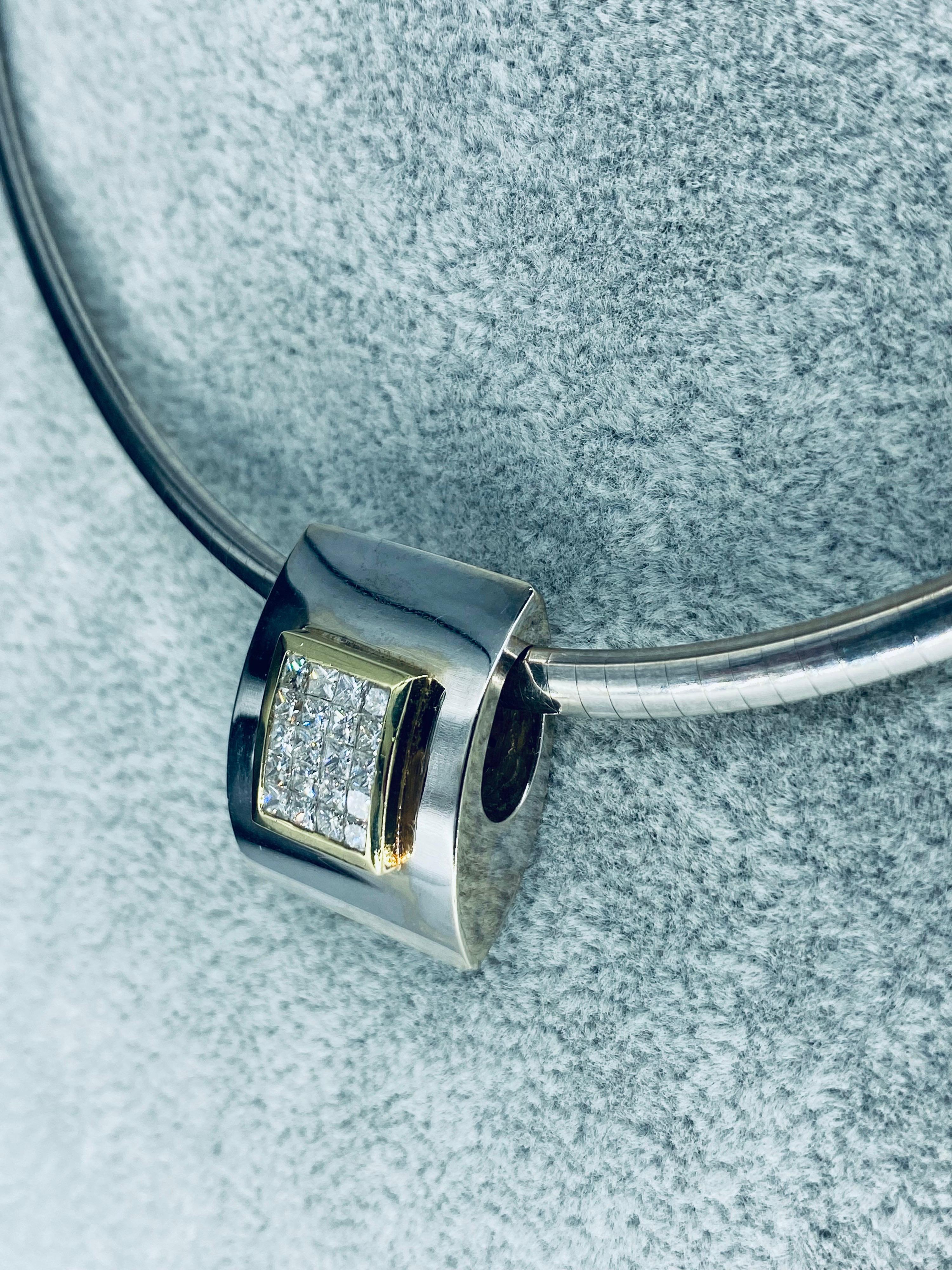 18 Karat Weißgold-Halskette mit 2,03 Karat Diamanten und SELTENem Omega-Anhänger im Zustand „Gut“ im Angebot in Miami, FL