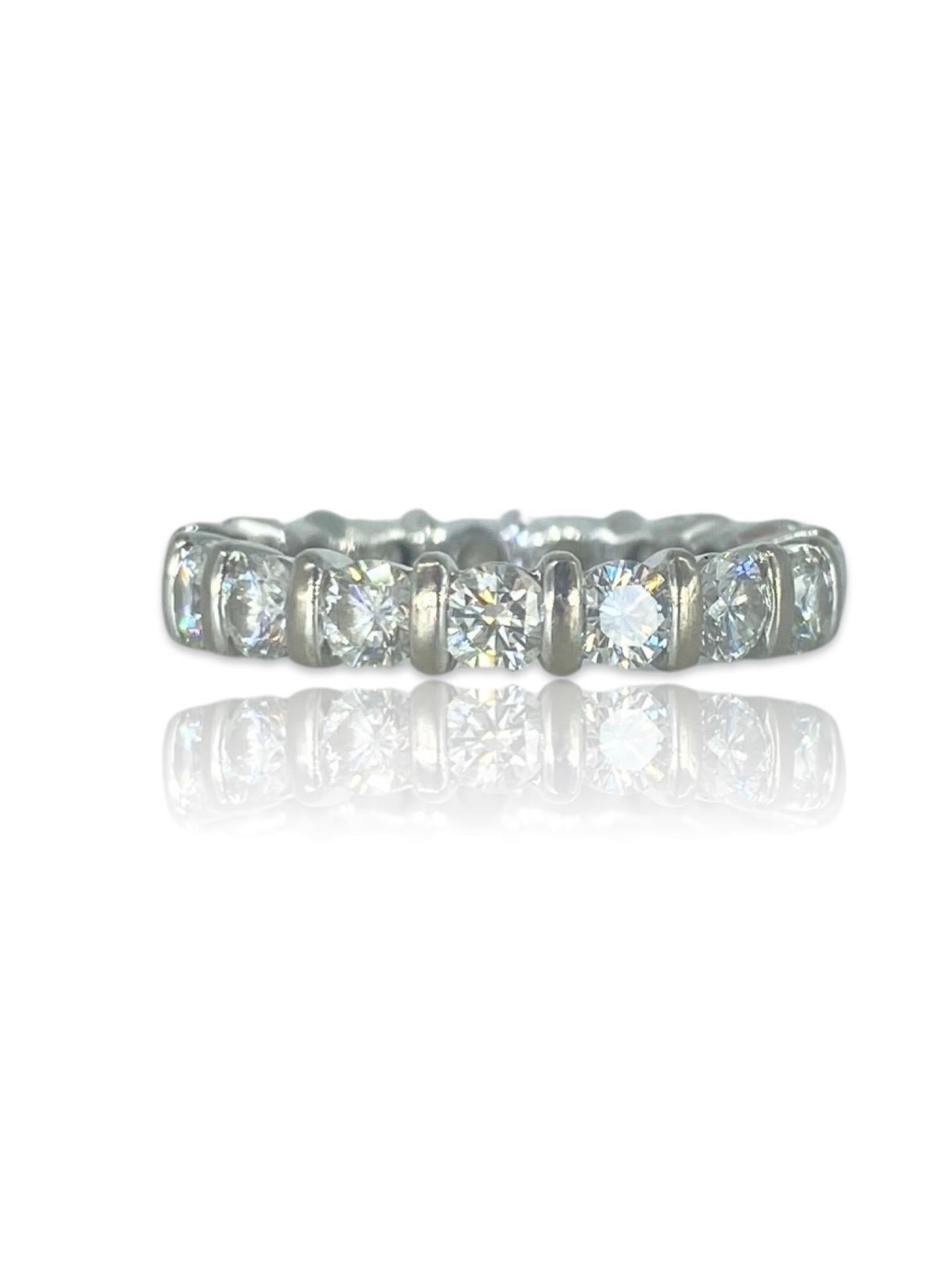 Vintage 2.04 Carat Round Diamonds Eternity Ring 18k White Gold For Sale 6