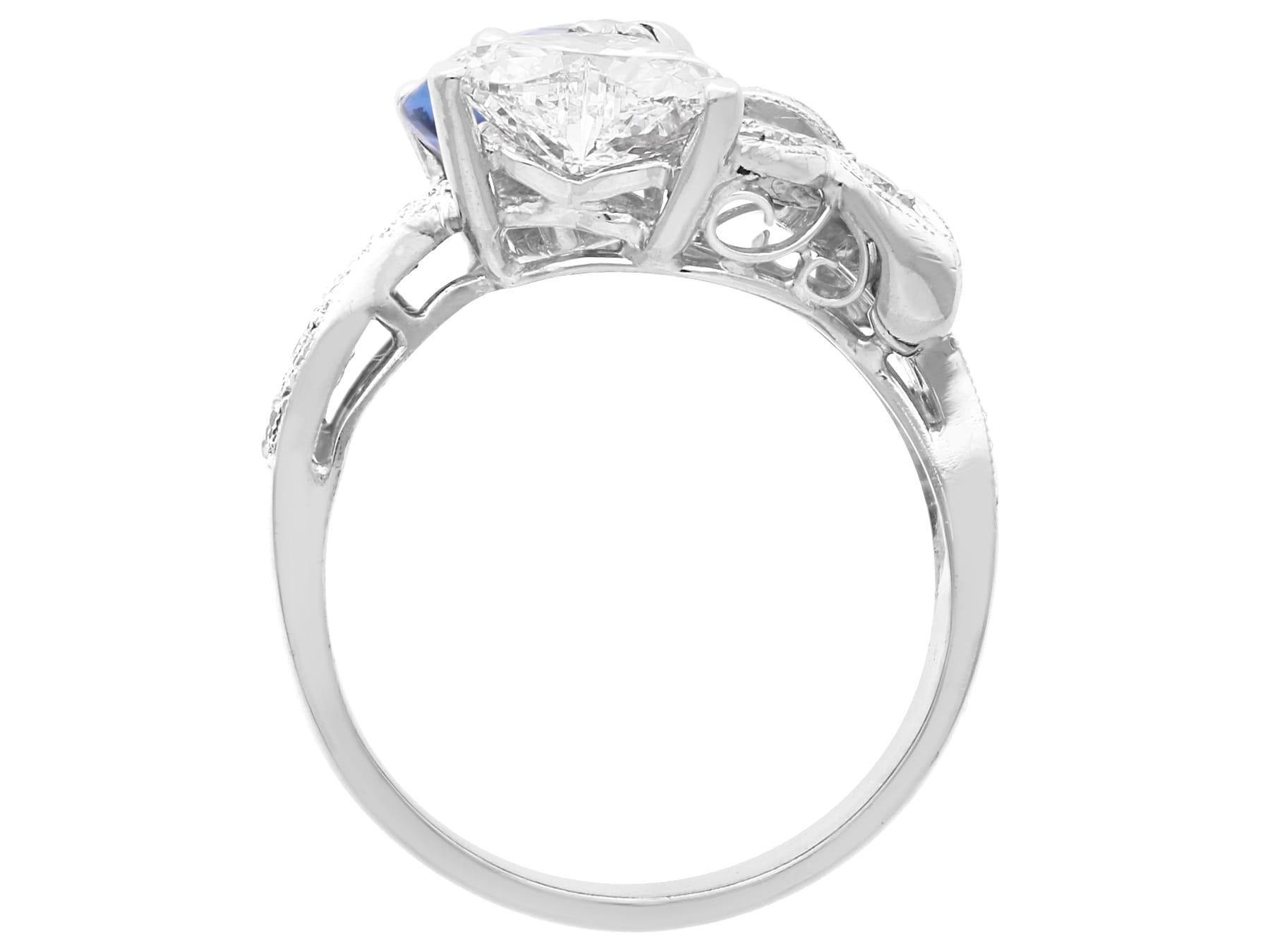 Cocktailring aus 18 Karat Weißgold mit 2,09 Karat Saphir und 2,78 Karat Diamant im Angebot 5