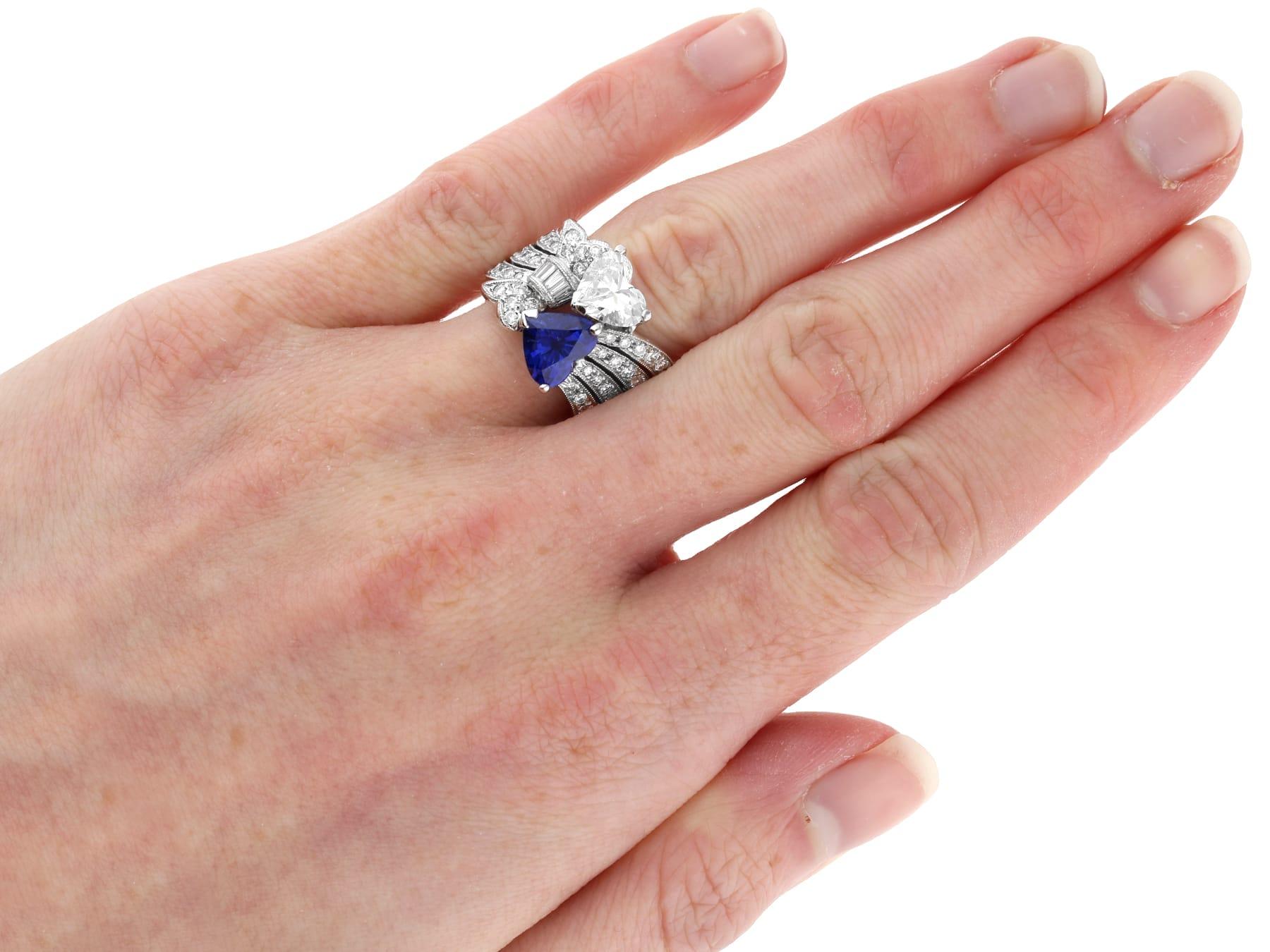 Cocktailring aus 18 Karat Weißgold mit 2,09 Karat Saphir und 2,78 Karat Diamant im Angebot 7