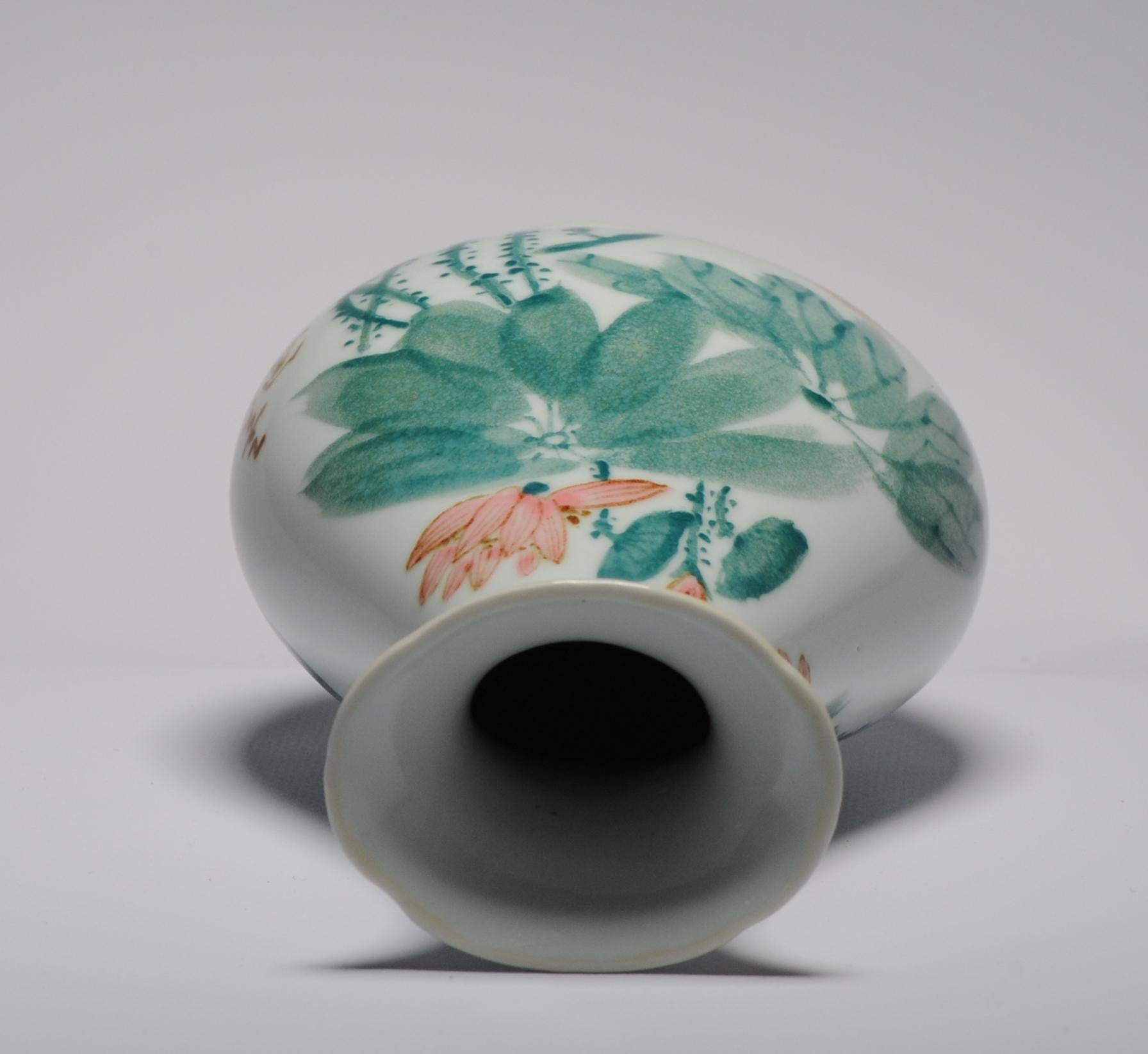 Vintage 20c Chinese Porcelain Proc Liling Vase China Underglaze Goldfish For Sale 7