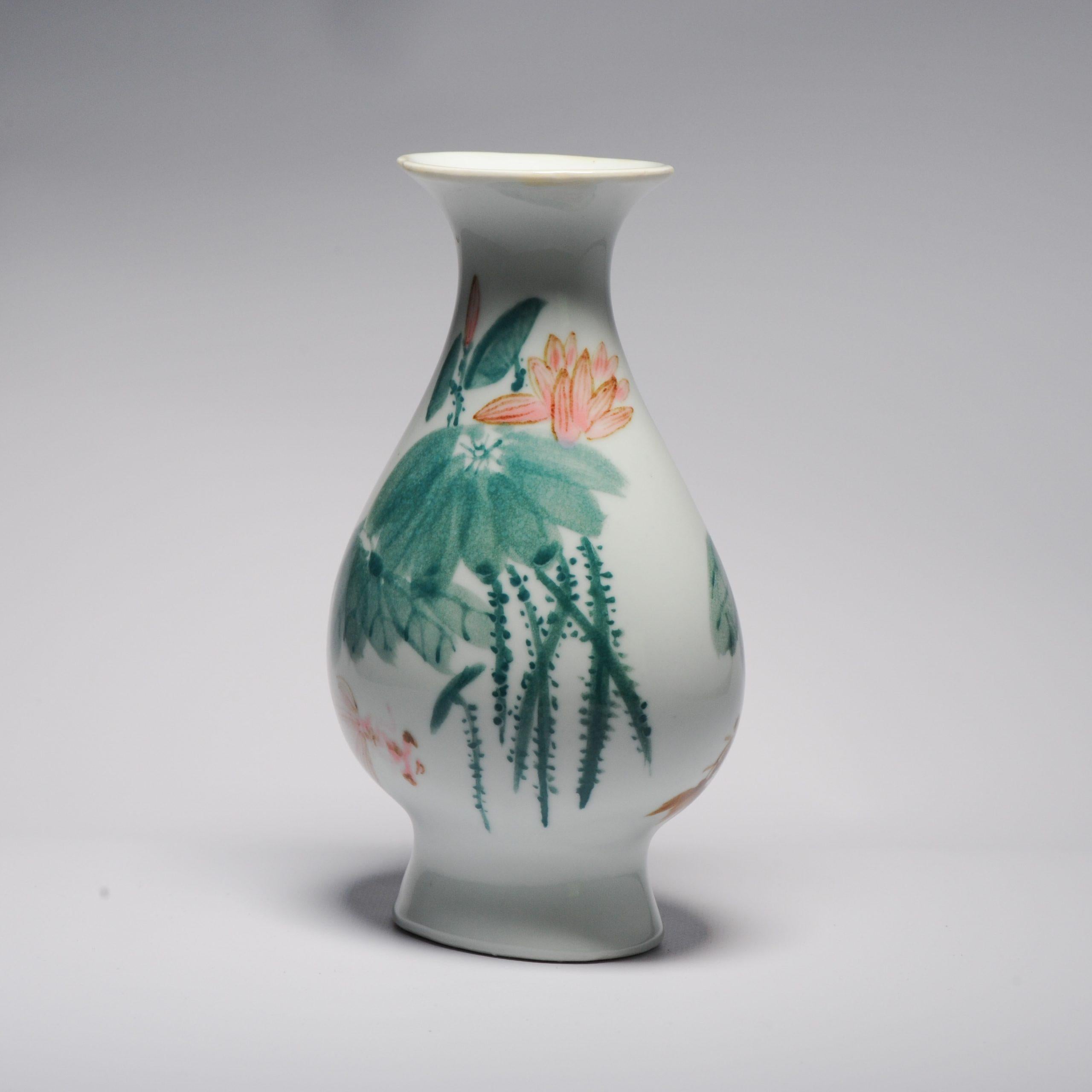 Lovely Chinese porcelain vase. Underglaze Liling, also with goldfish. Dating to the 1980's or 90's.

Condition
Overall Condition Perfect. Size 195 x 110mm HXD

Period
20th century PRoC (1949 - now).