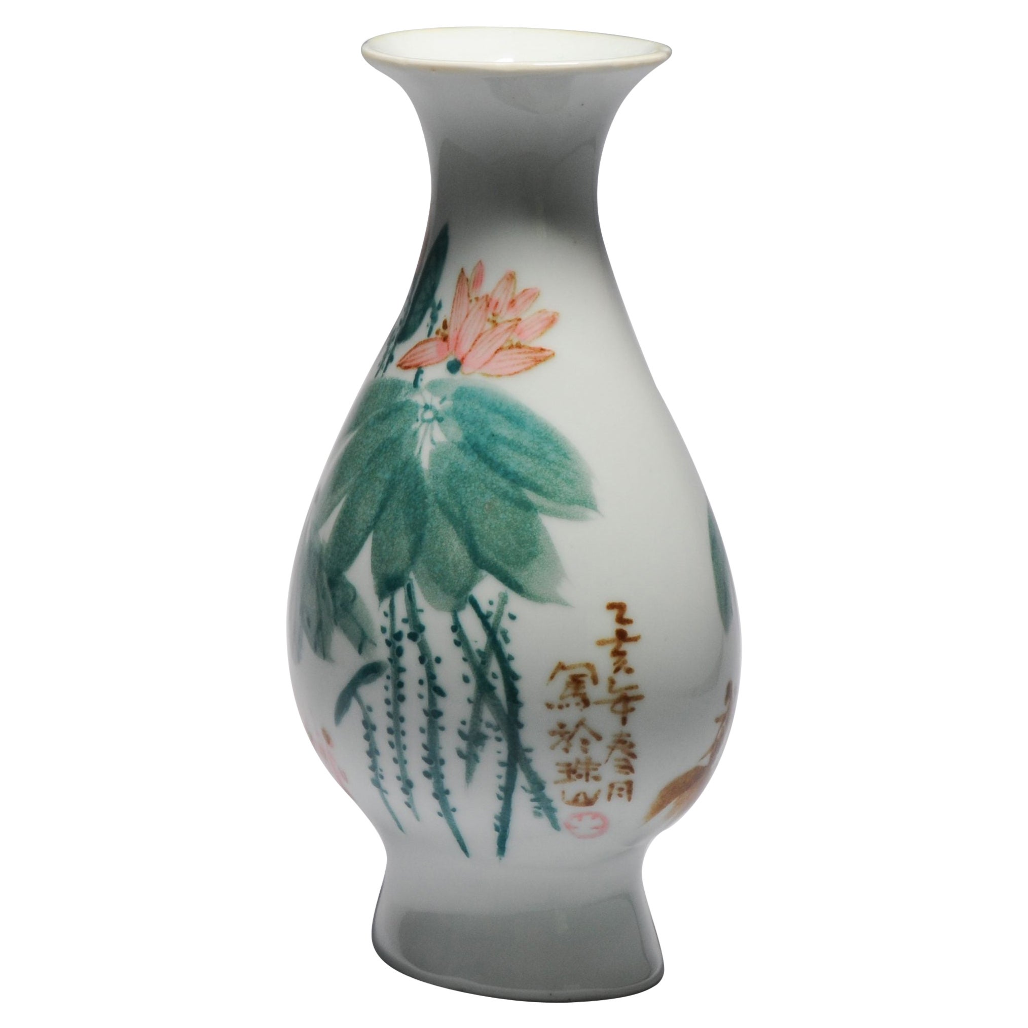 Vintage 20c Porcelana China Proc Liling Jarrón China Bajo Vidriado Pez Dorado