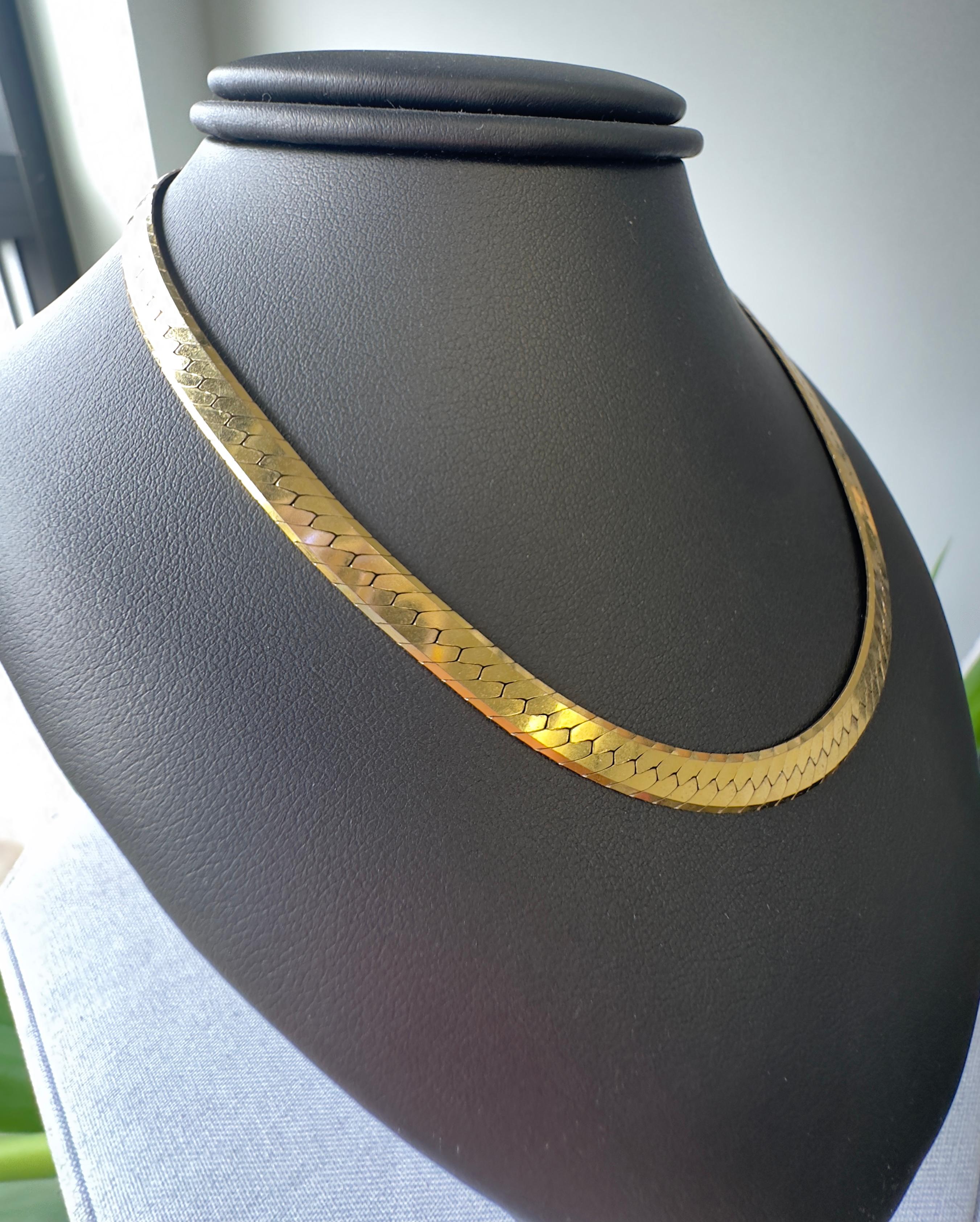 Women's or Men's Vintage 20in Herringbone Chain Necklace in 14K Yellow Gold For Sale