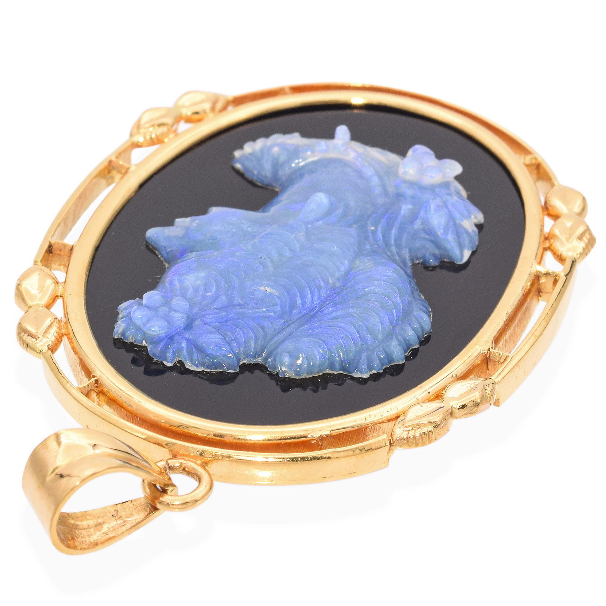 Vintage 20k Yellow Gold Frame Opal Cameo Pendant In Good Condition For Sale In New York, NY