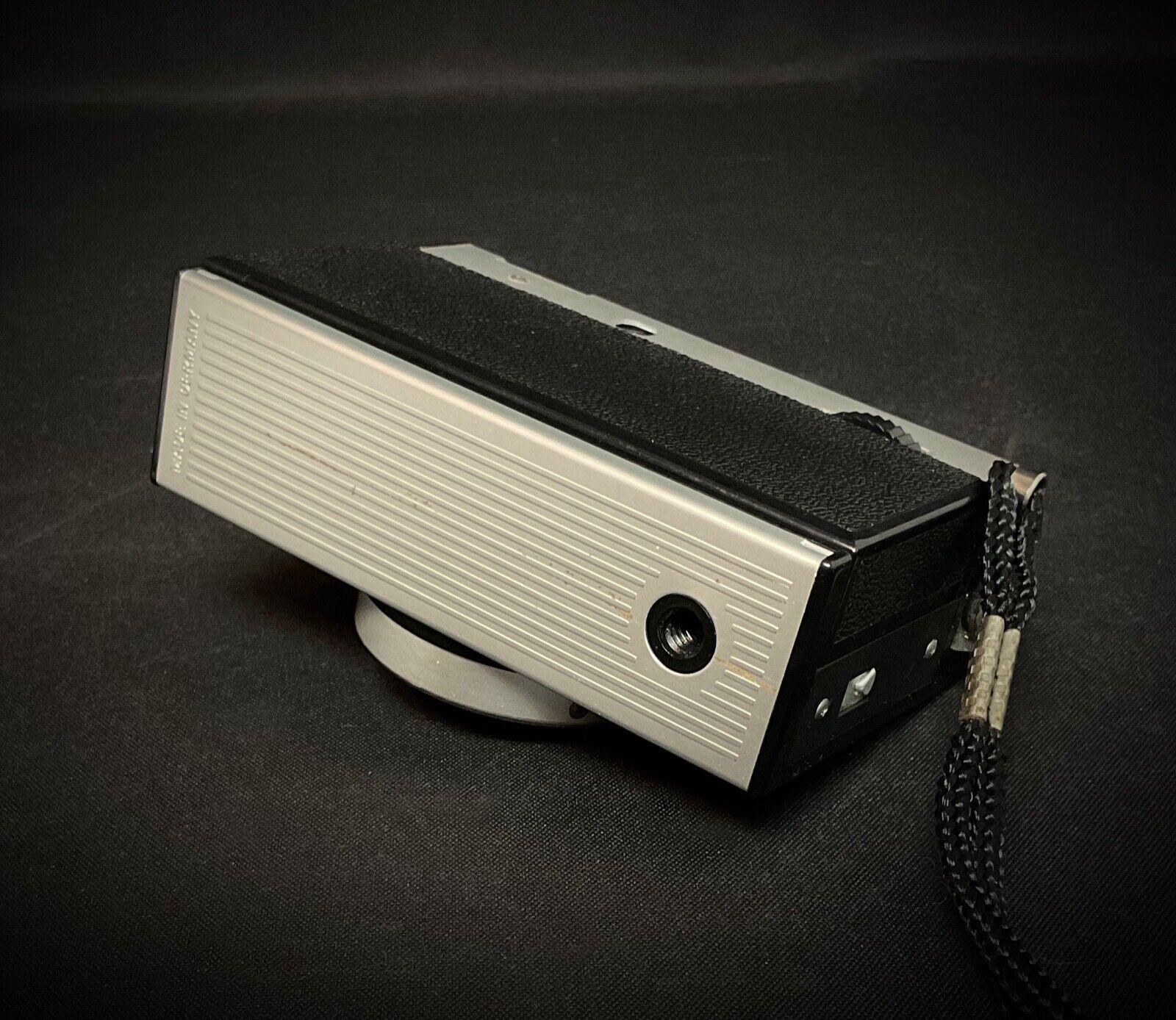 Vintage 20th Century Agfa isa-Rapid 1 Camera with Case - 2Y575 Bon état - En vente à Bordeaux, FR