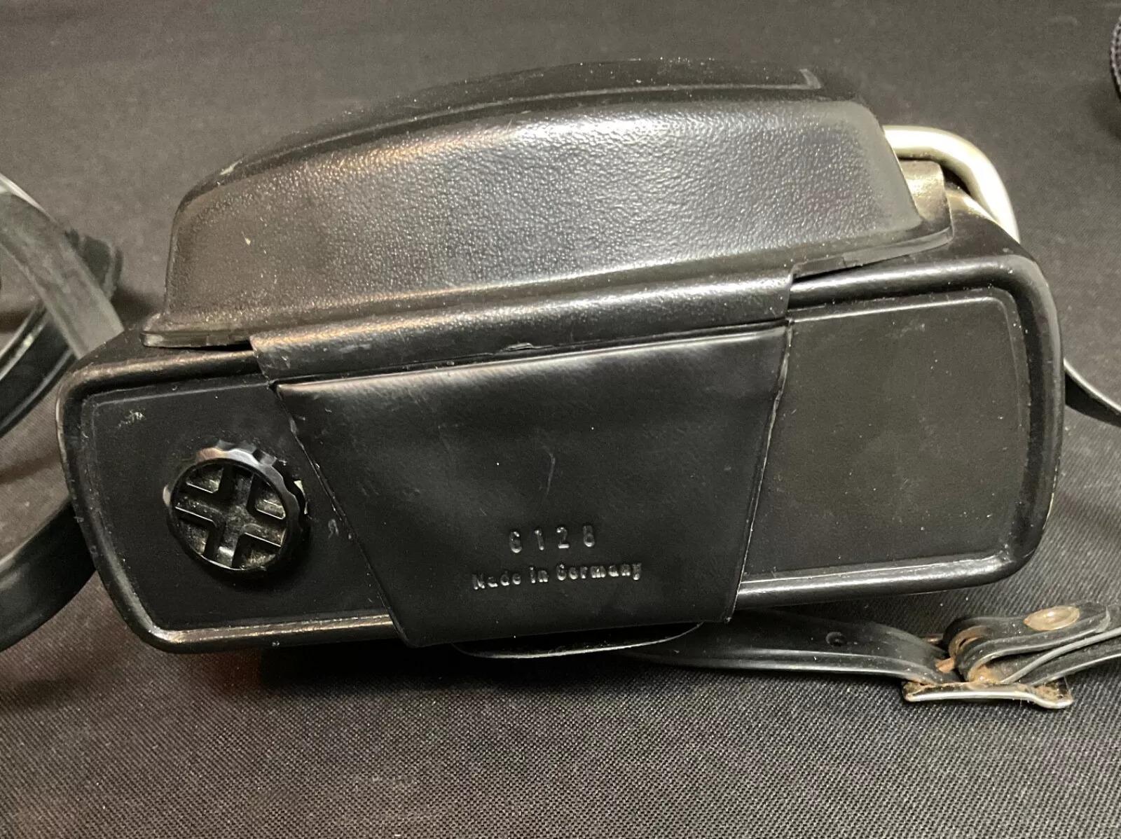 20ième siècle Vintage 20th Century Agfa isa-Rapid 1 Camera with Case - 2Y575 en vente