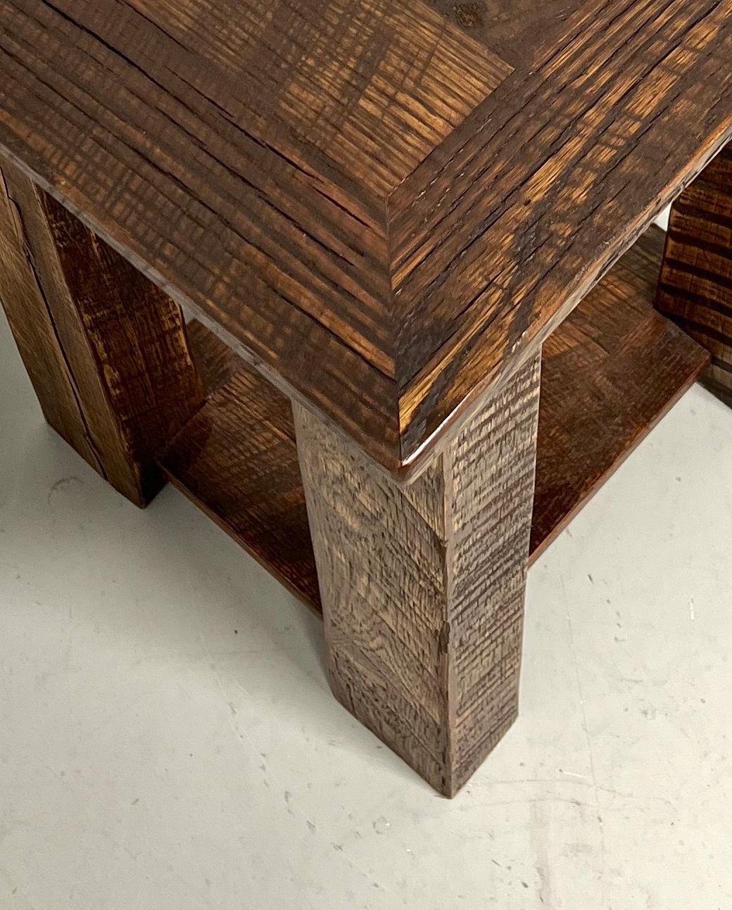 Chêne Table d'appoint vintage en chêne Benchmade du 20e siècle en vente
