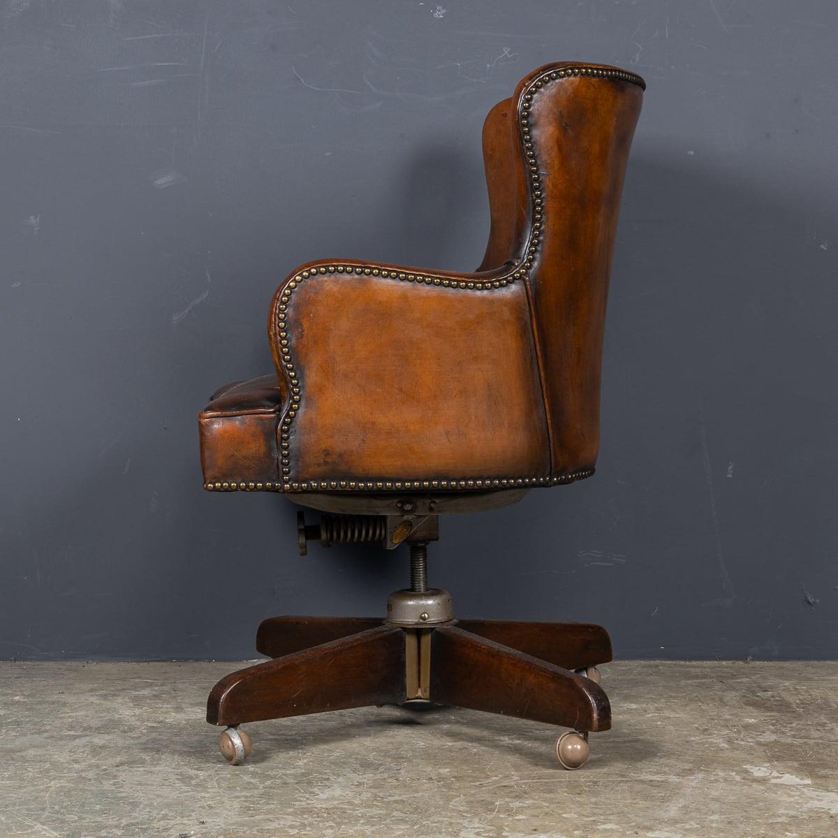 Vintage 20th Century British Hillcrest Revolving Leather Office Chair c.1940 In Good Condition In Royal Tunbridge Wells, Kent