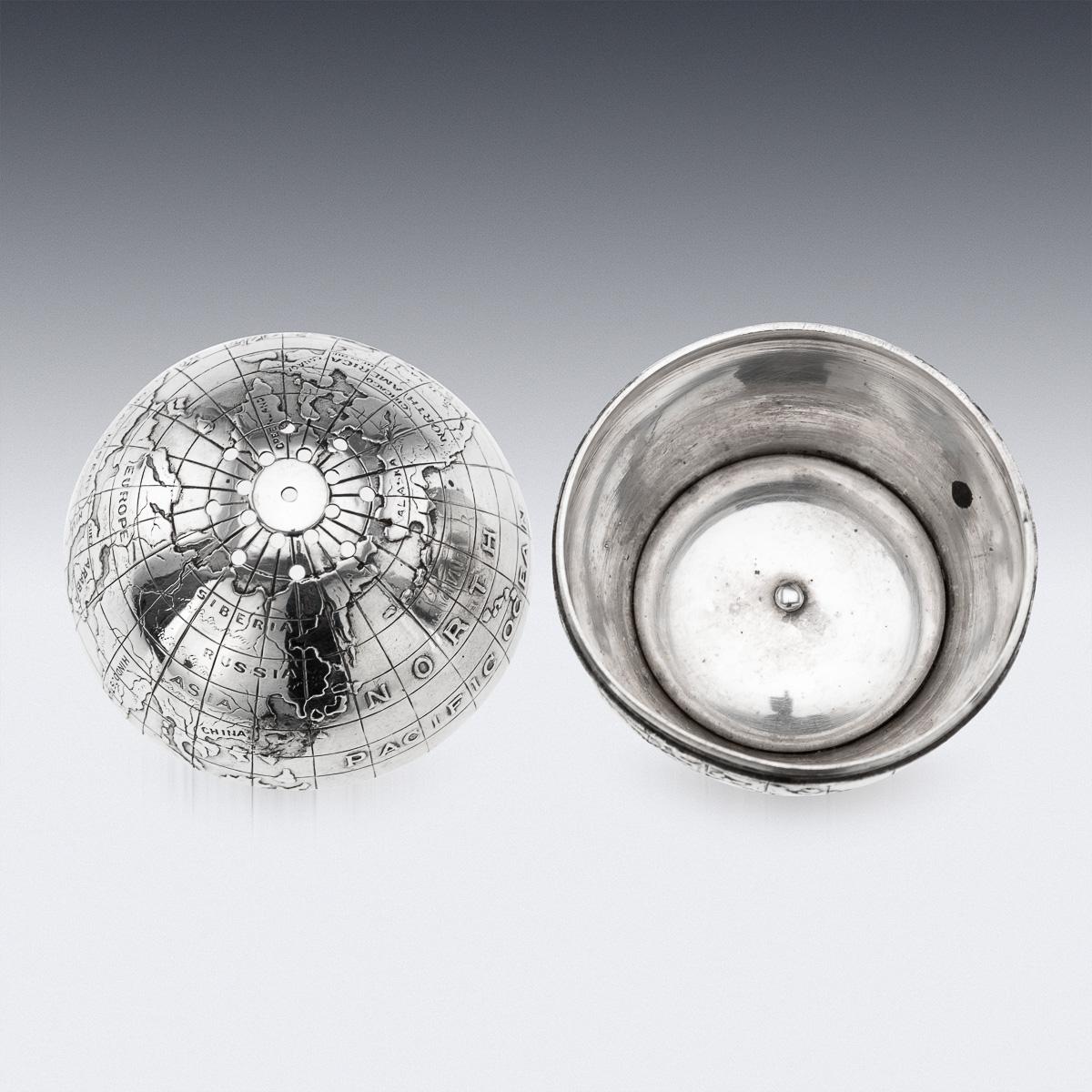 Vintage Siglo XX Novela Británica de Plata Maciza Lijadora de Escritura en Forma de Globo Silver en venta