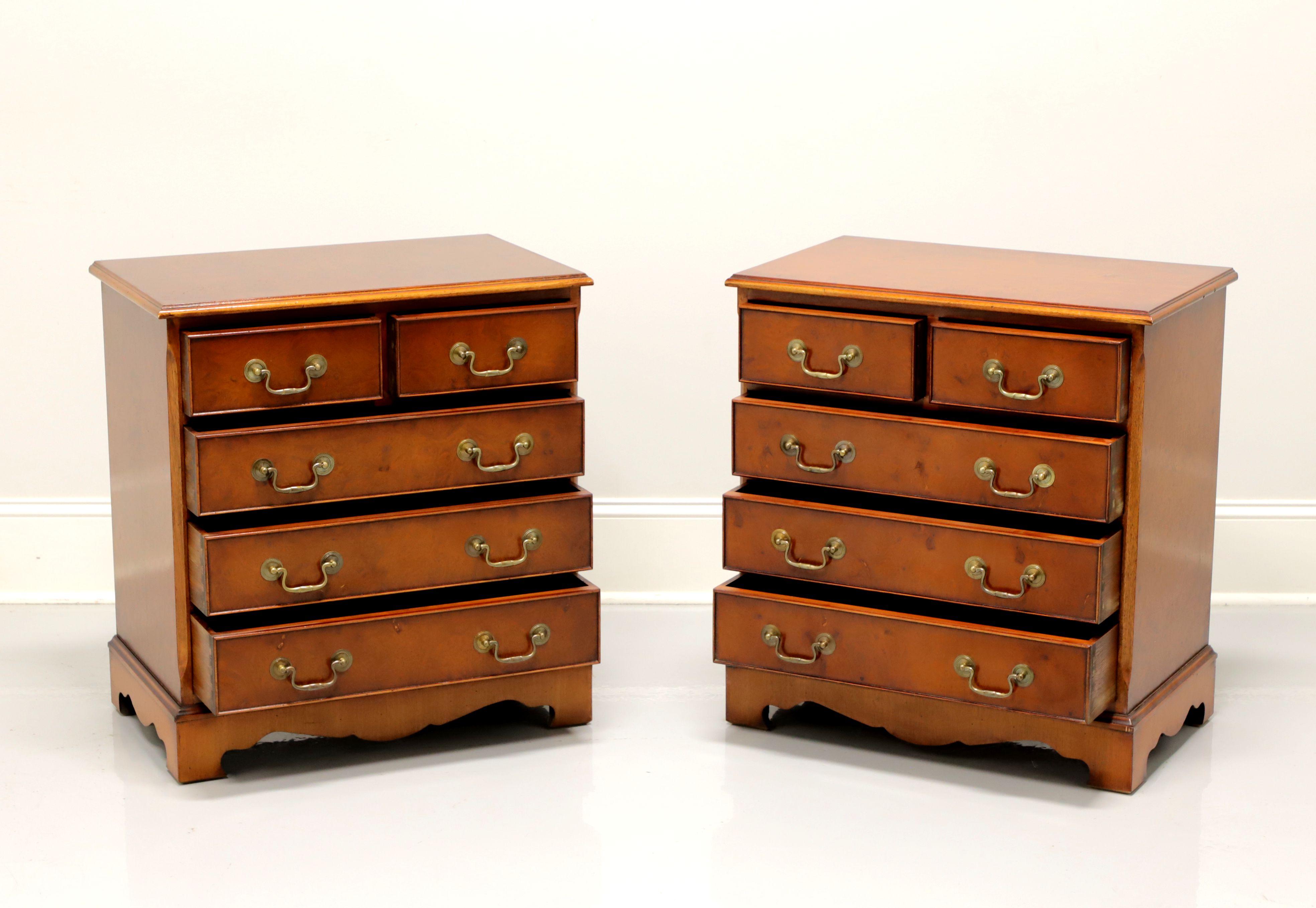 Mid 20th Century Vintage Burl Walnut Bedside Chests / Nightstands - Pair In Good Condition In Charlotte, NC