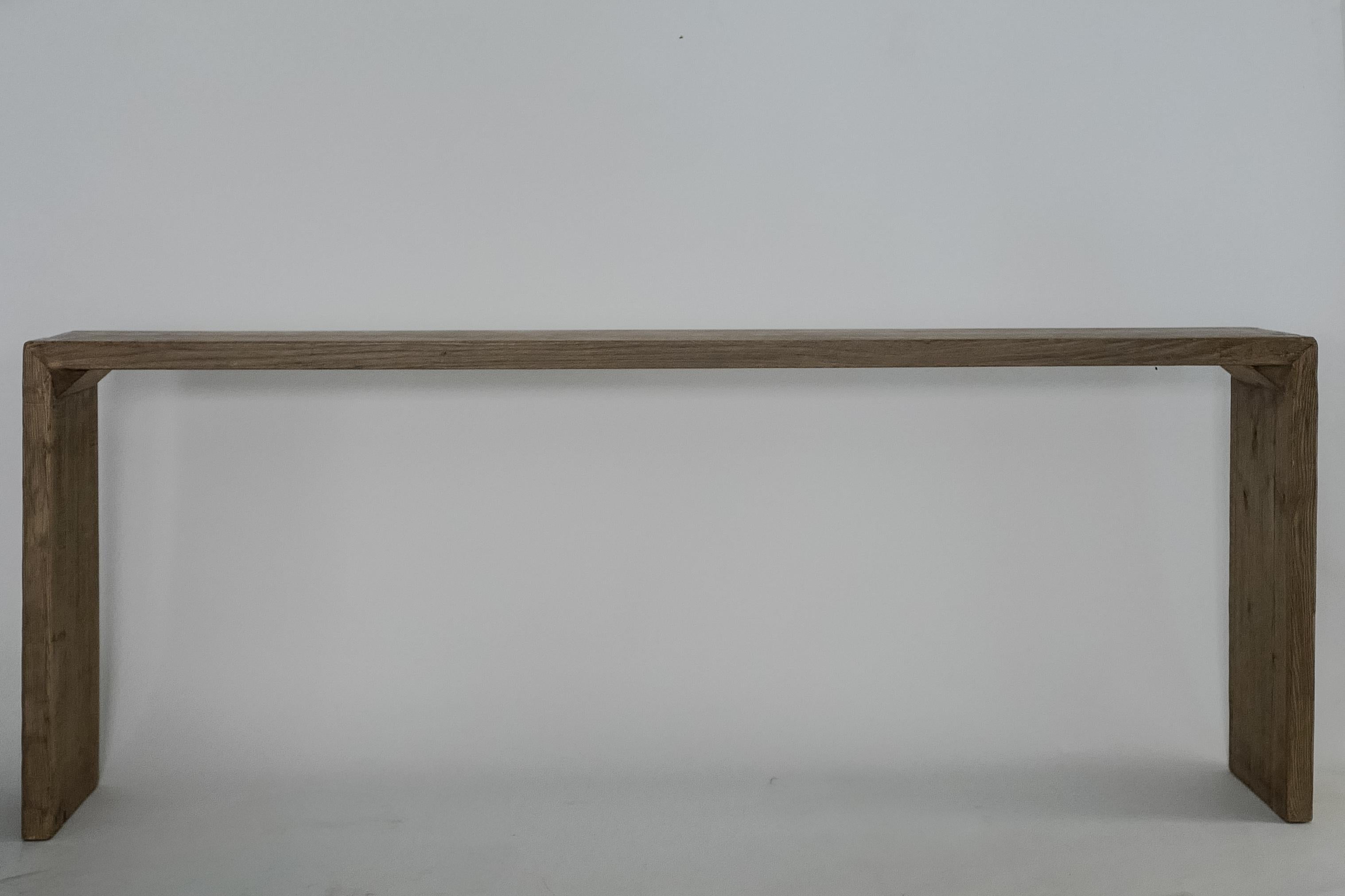Vintage 20th Century Chinese Elm Console Table – Minimalist Design, Light Patina In Good Condition For Sale In Milano, IT