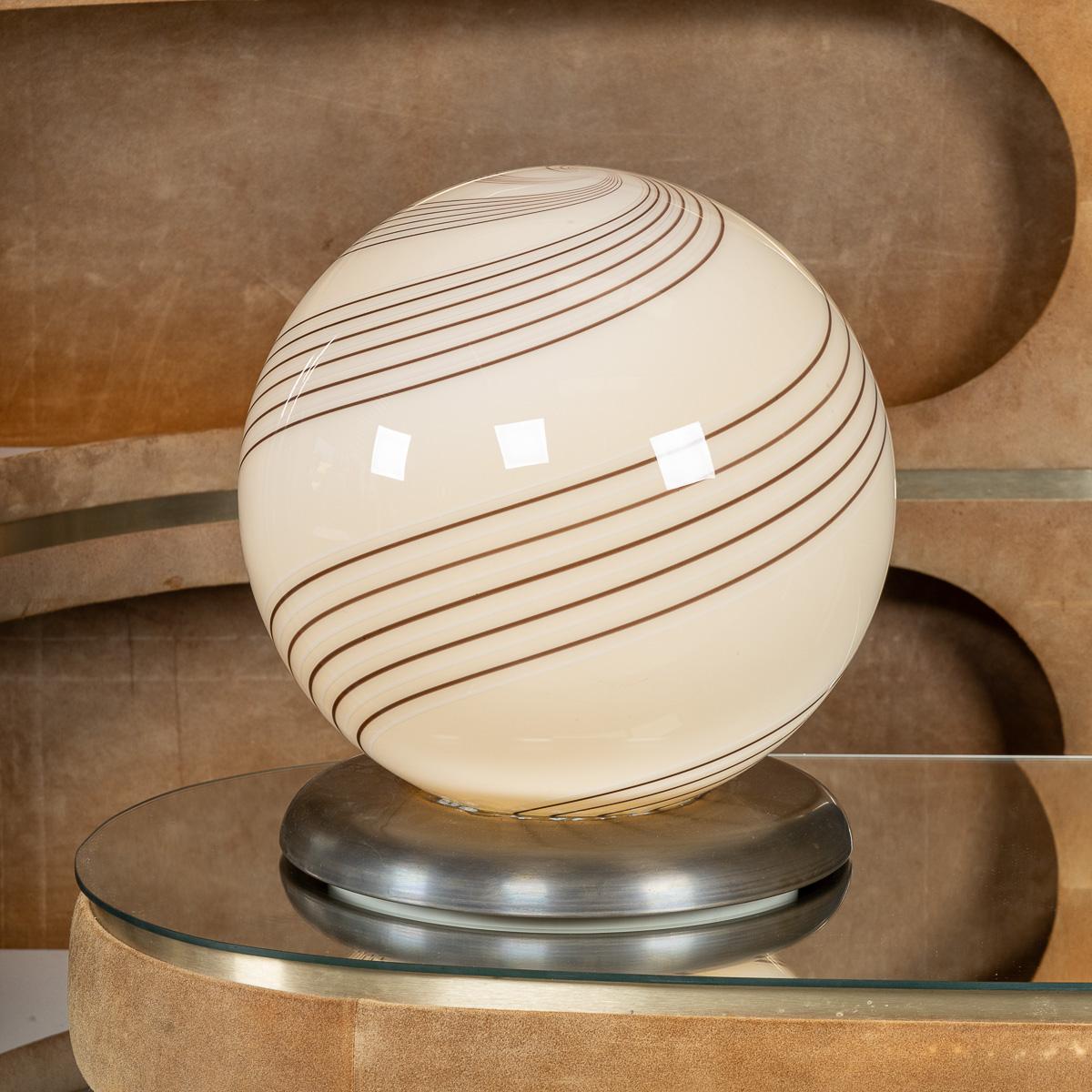 Autre Vintage 20th Century Cream Glass Murano Side Lamp, Made In Venice c.1980 en vente