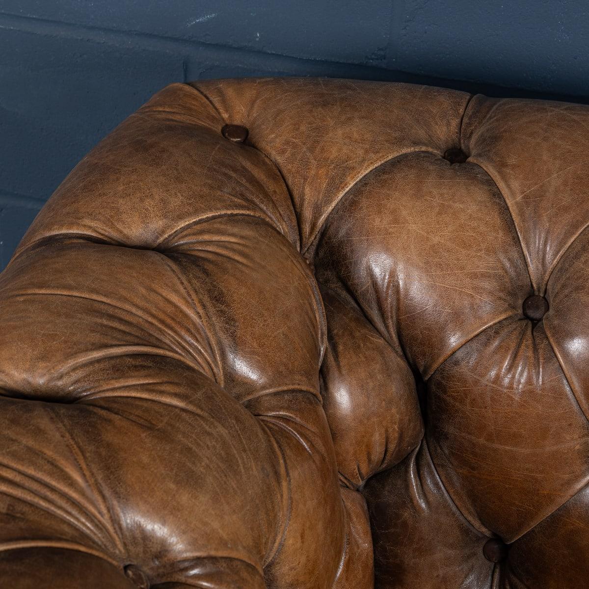 Sillón Chesterfield Vintage Inglés de Cuero Marrón del Siglo XX Por Halo en venta 14