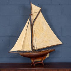 Vintage 20th Century English Carved Hull Pond Yacht c.1930