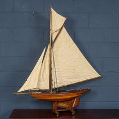 Vintage 20th Century English Carved Hull Pond Yacht c.1930