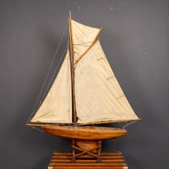 Vintage 20th Century English Carved Hull Pond Yacht c.1930
