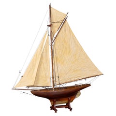 Vintage 20th Century English Carved Hull Pond Yacht c.1930