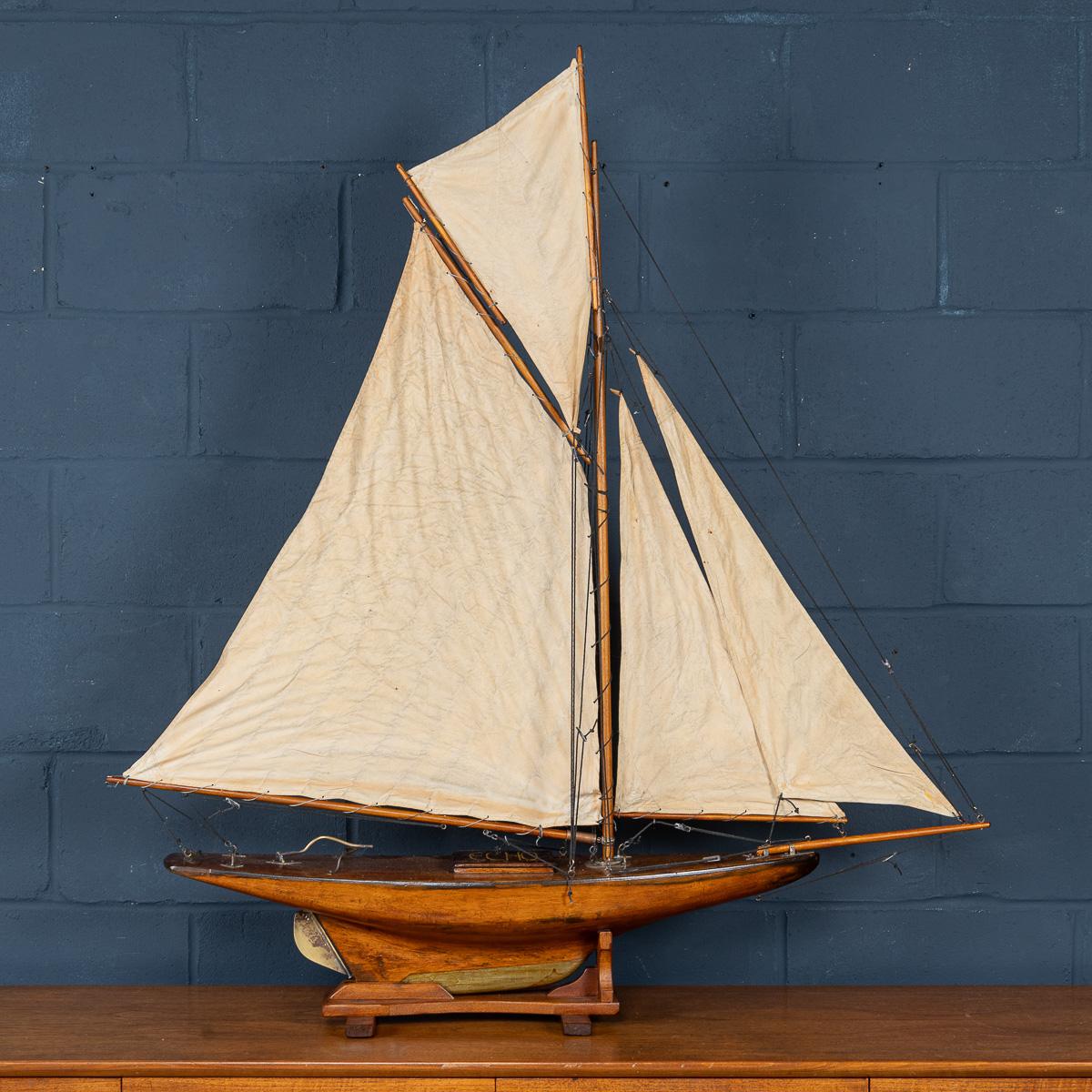 Autre Vintage 20th Century English Gaff Rigged 