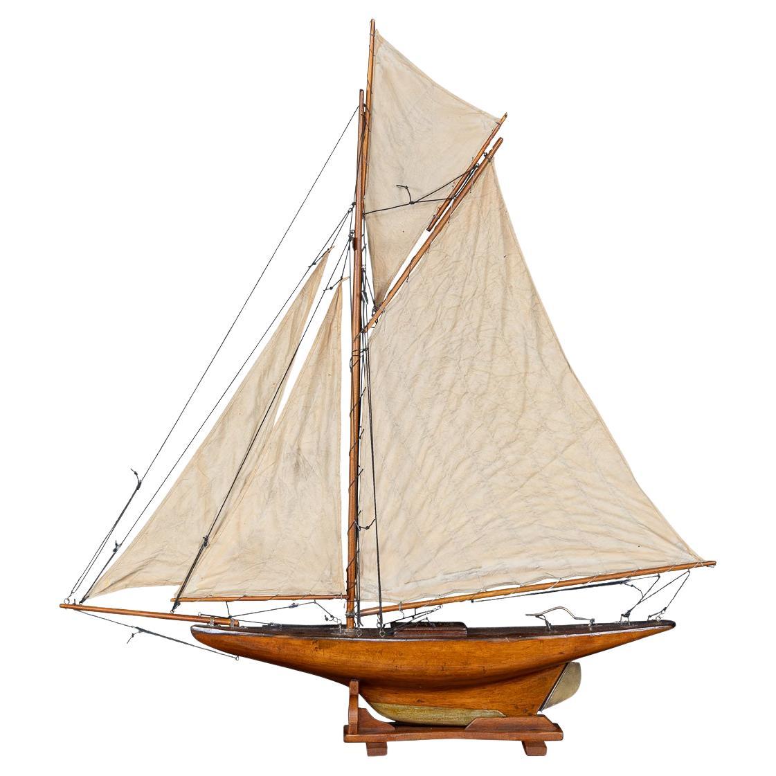 Vintage 20th Century English Gaff Rigged "J Class" Pond Yacht c.1930