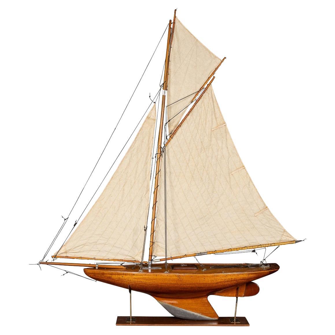 Vintage 20th Century English Made Large Mahogany Pond Yacht c.1930 For Sale