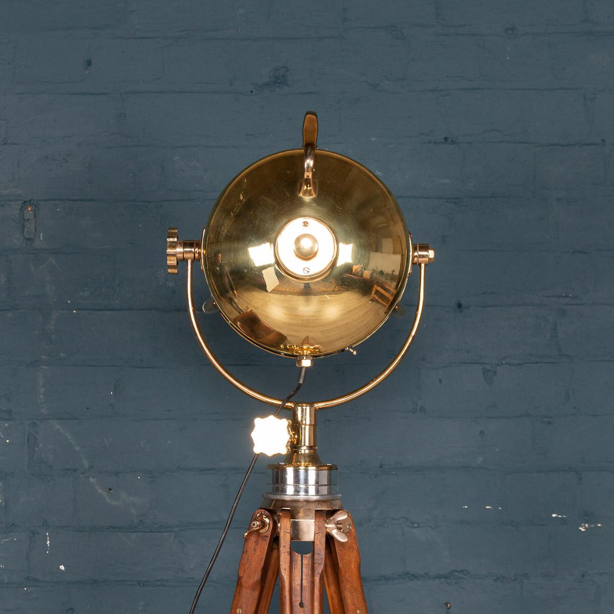 Vintage 20th Century English Naval Searchlight In Fair Condition In Royal Tunbridge Wells, Kent