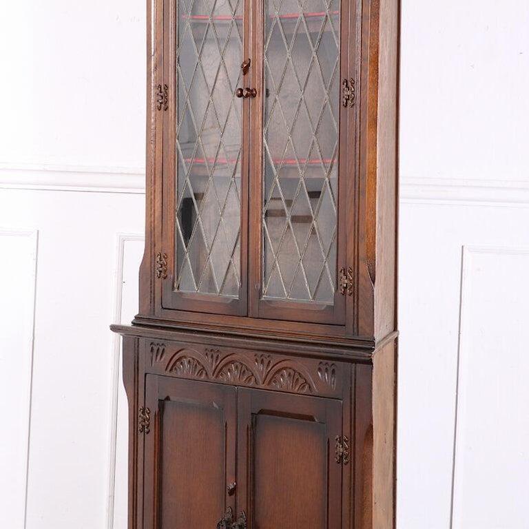 Vintage 20th Century English Oak and Leaded Glass Corner Cabinet 4