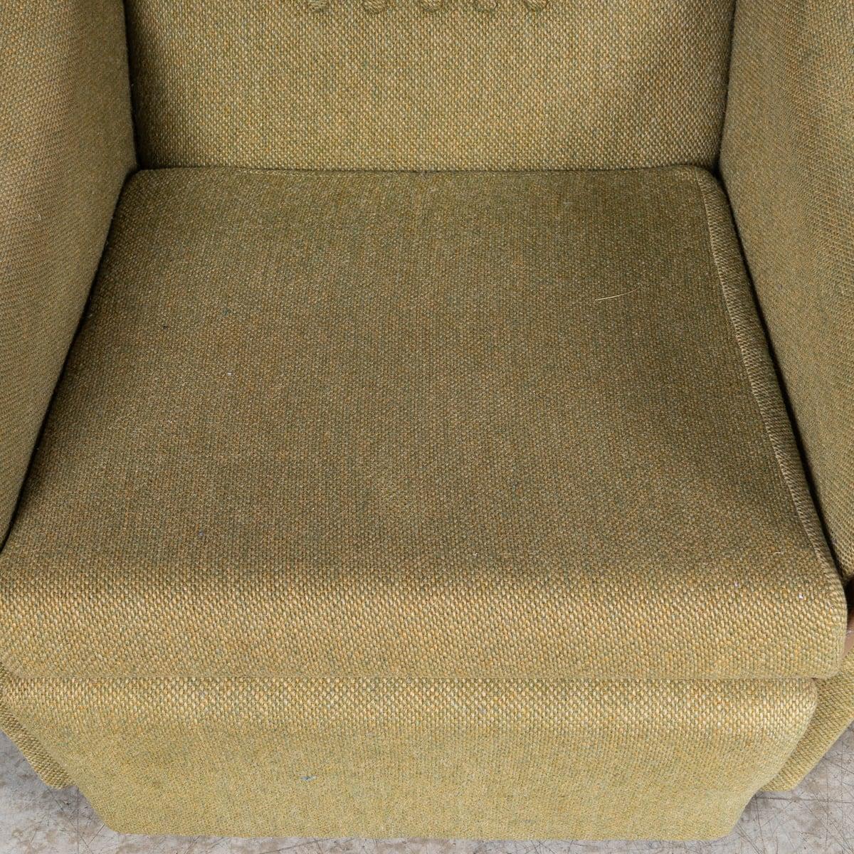 Paire de fauteuils anglais vintage du 20ème siècle tapissés vert olive, vers 1960 en vente 3