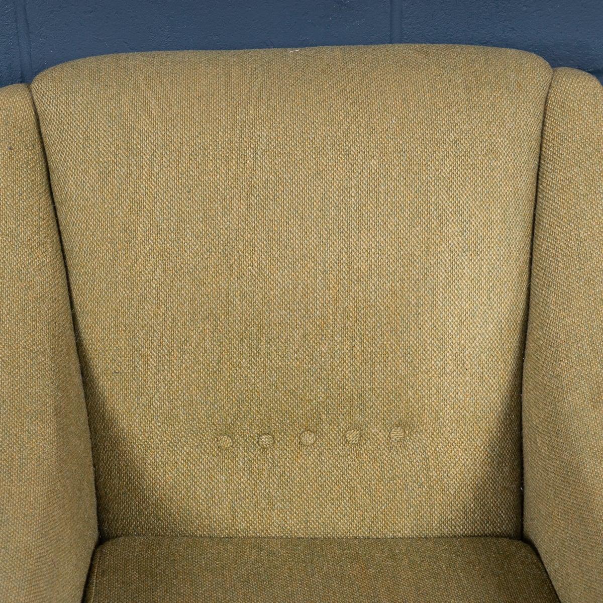 Paire de fauteuils anglais vintage du 20ème siècle tapissés vert olive, vers 1960 en vente 4