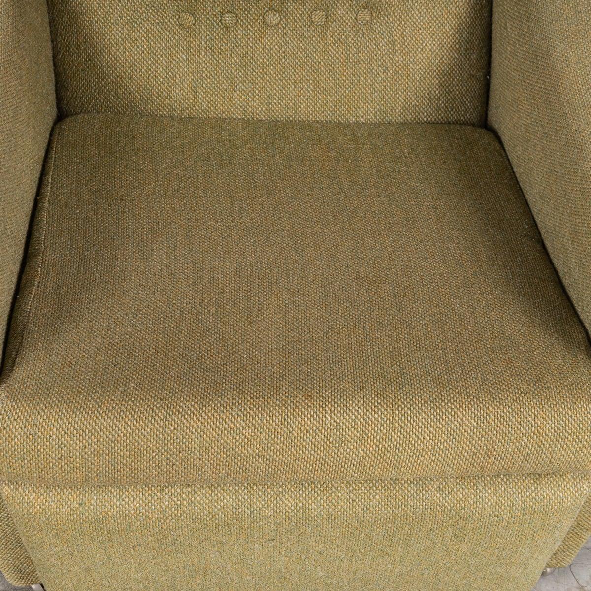 Paire de fauteuils anglais vintage du 20ème siècle tapissés vert olive, vers 1960 en vente 5