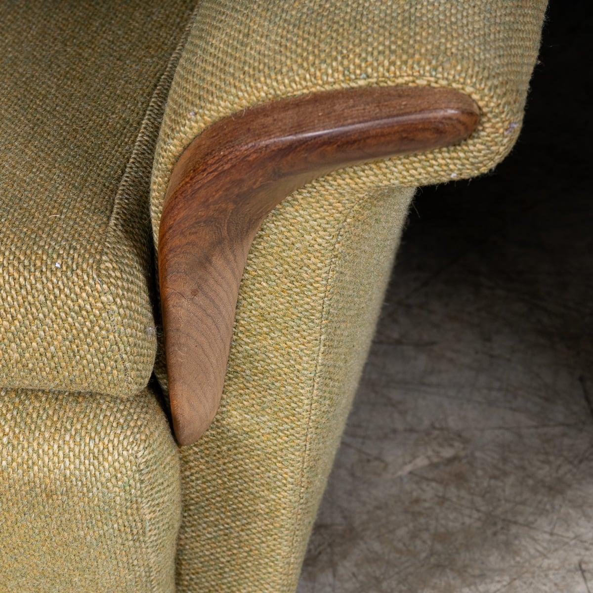 Paire de fauteuils anglais vintage du 20ème siècle tapissés vert olive, vers 1960 en vente 6