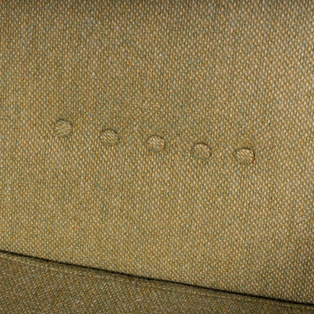 Paire de fauteuils anglais vintage du 20ème siècle tapissés vert olive, vers 1960 en vente 13