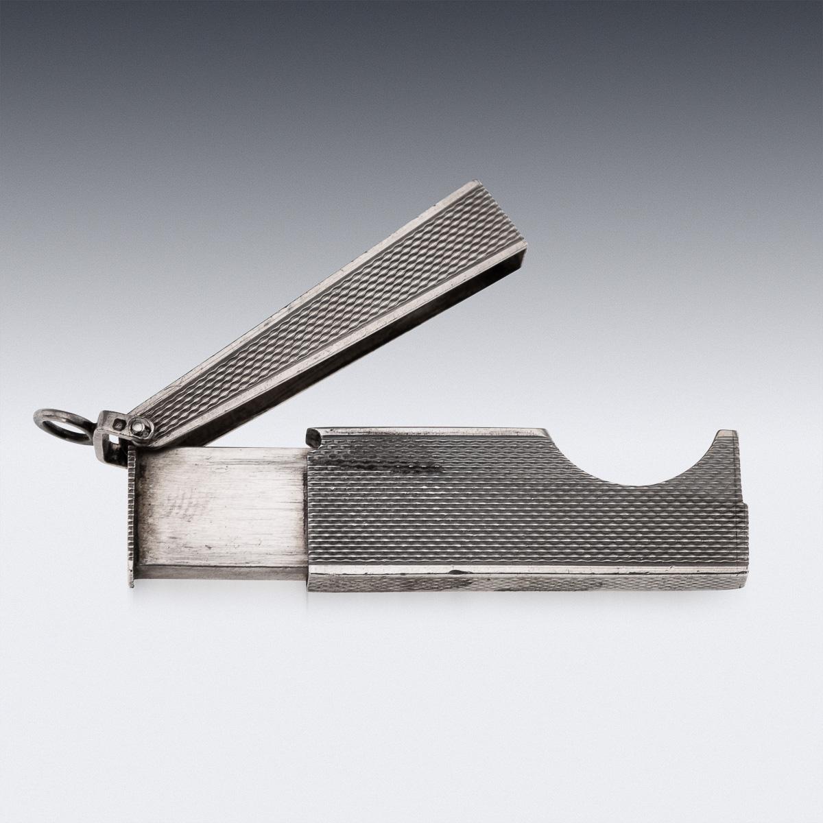 Britannique Vintage 20th Century English Solid Silver Travel Cigar Cutter By Dunhill c.1953 en vente