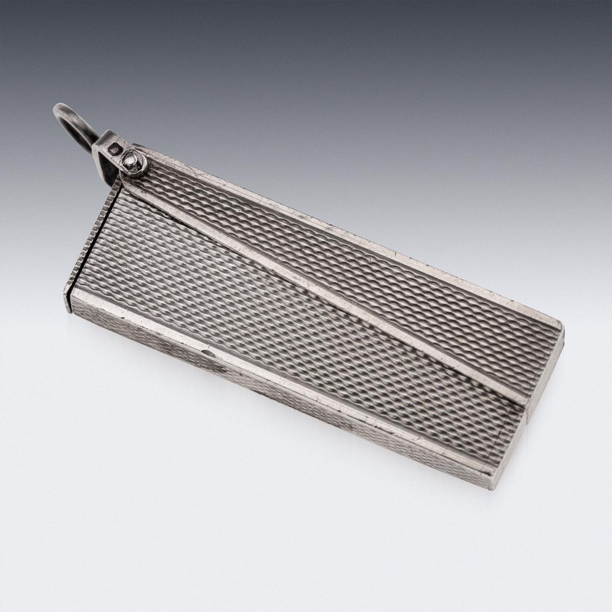 20ième siècle Vintage 20th Century English Solid Silver Travel Cigar Cutter By Dunhill c.1953 en vente