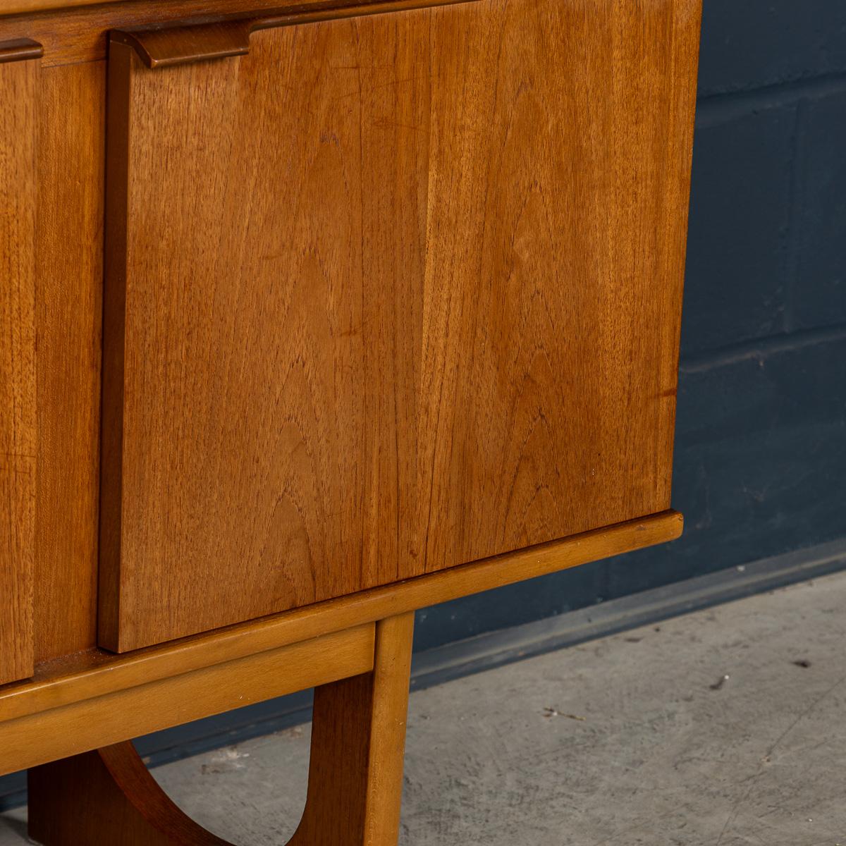 Vintage 20th Century English Teak Sideboard By Stonehill Furniture c.1960 For Sale 5