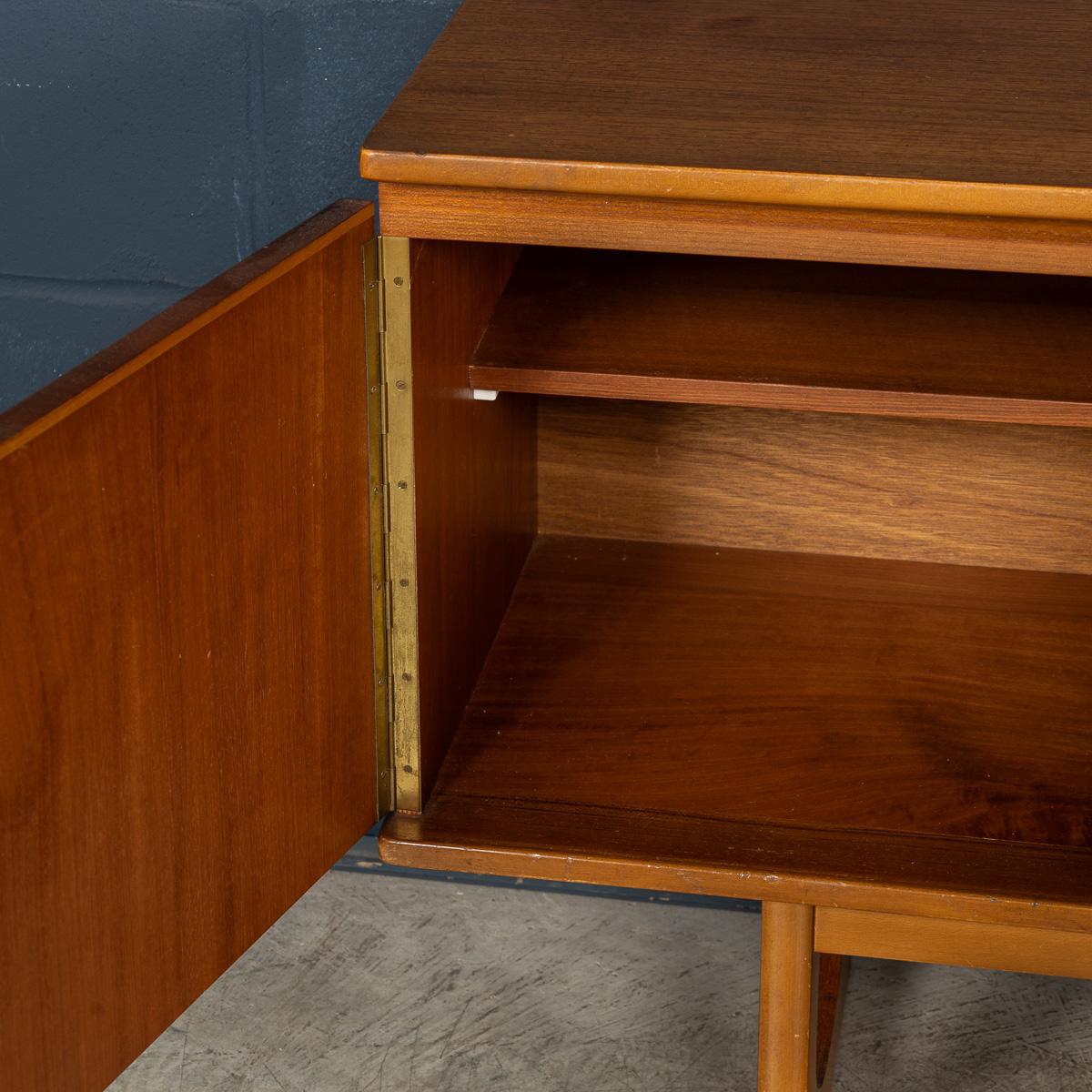 Vintage 20th Century English Teak Sideboard By Stonehill Furniture c.1960 For Sale 7