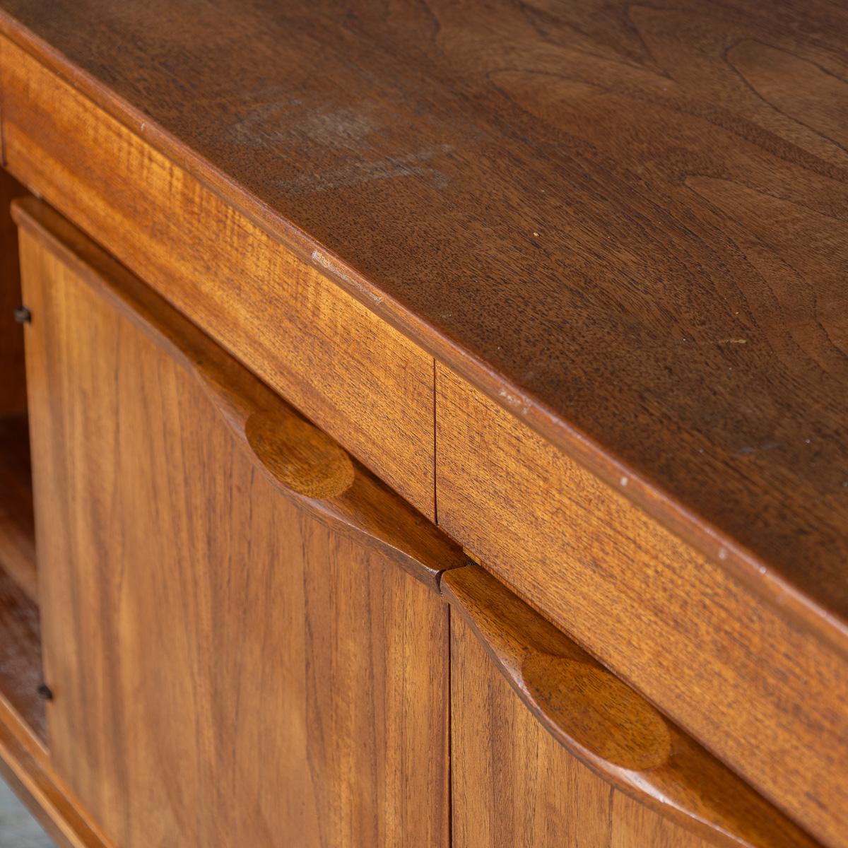 Vintage 20th Century English Teak Sideboard c.1960 For Sale 11