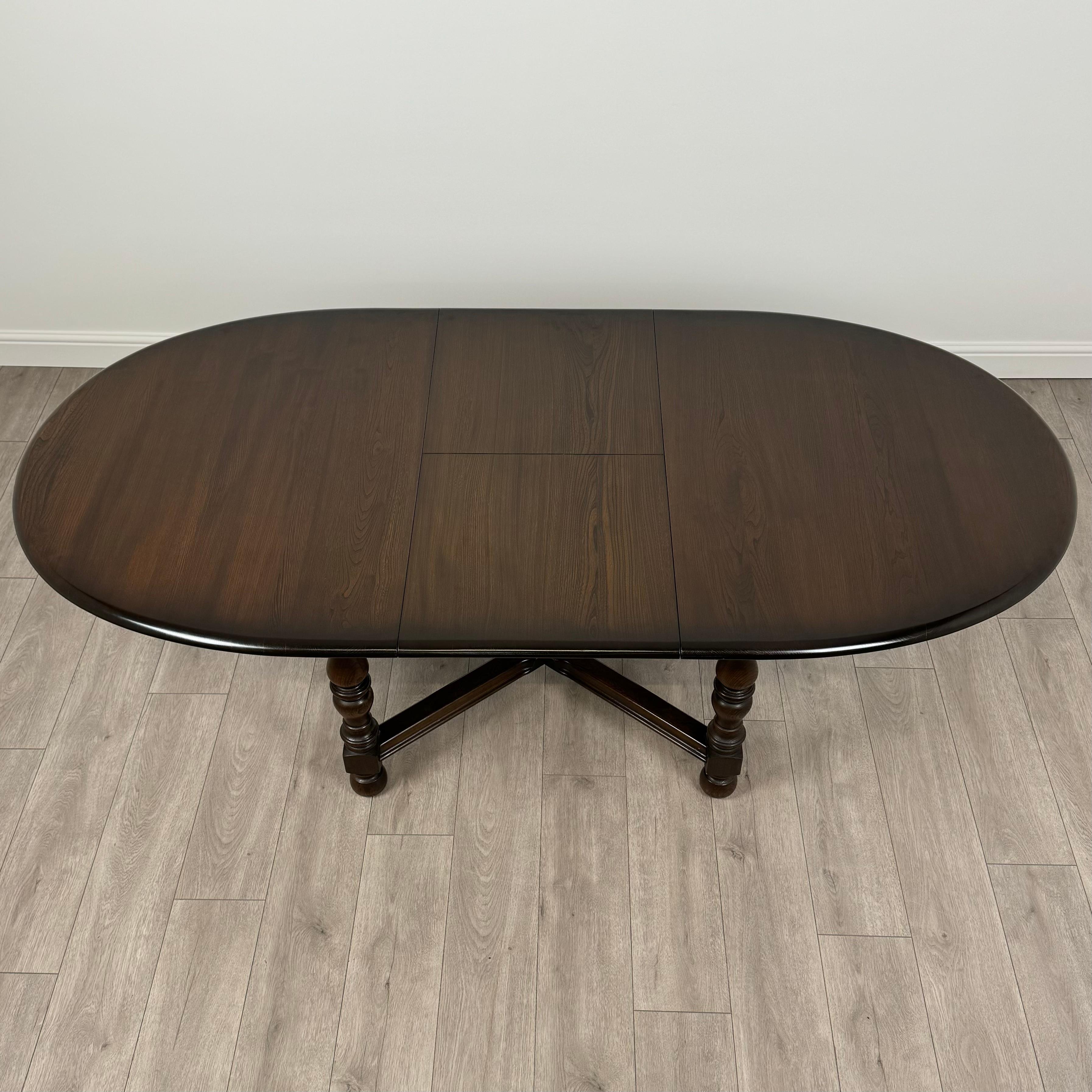 Bois Vintage 20th Century Ercol Dining Table With 6 Dining Chair's ( REF AF-3613 ) en vente