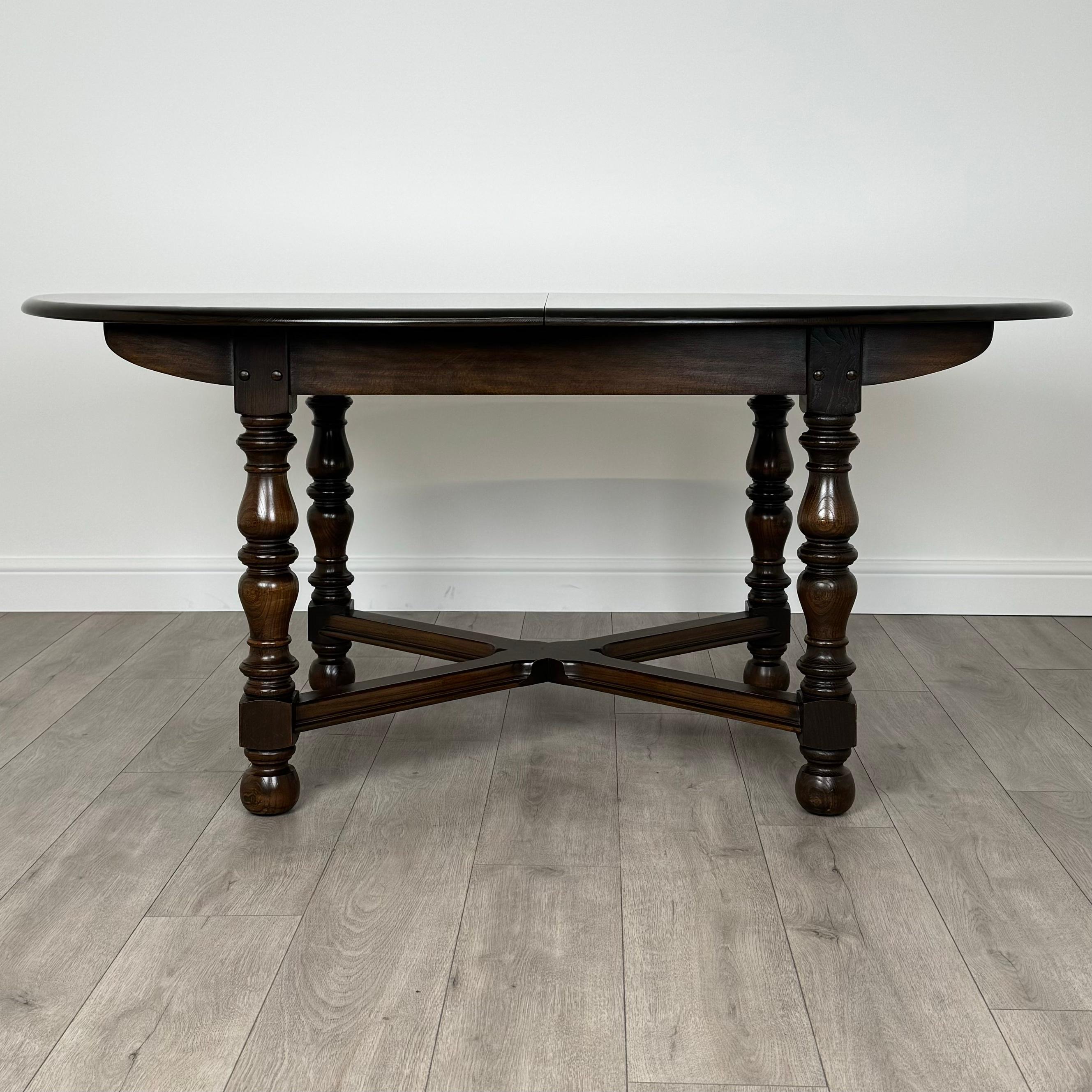 British Vintage 20th Century Extending Elm Dining Table By Ercol ( REF AF-3612 ) For Sale