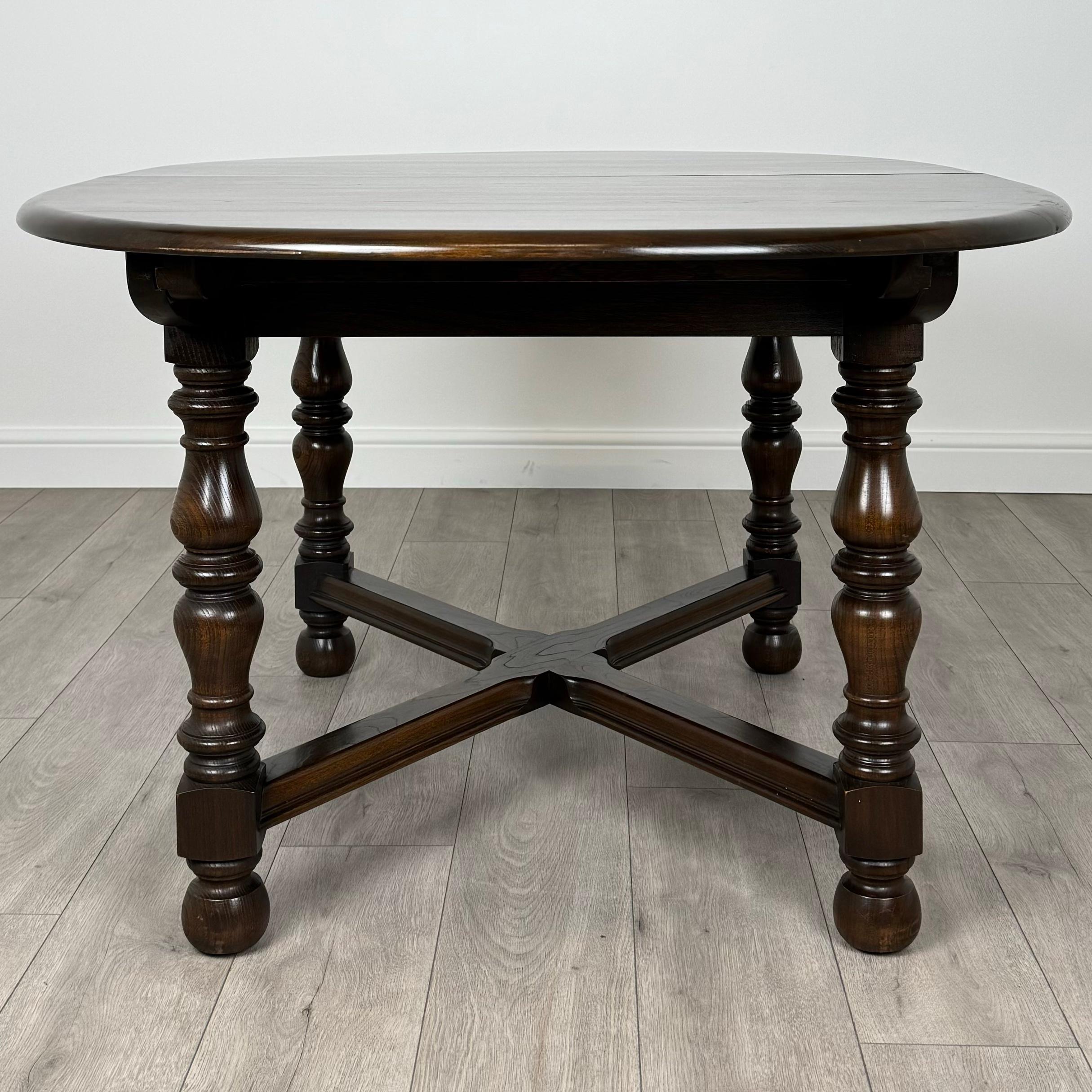 Vintage 20th Century Extending Elm Dining Table By Ercol ( REF AF-3612 ) In Good Condition For Sale In Ledbury, GB