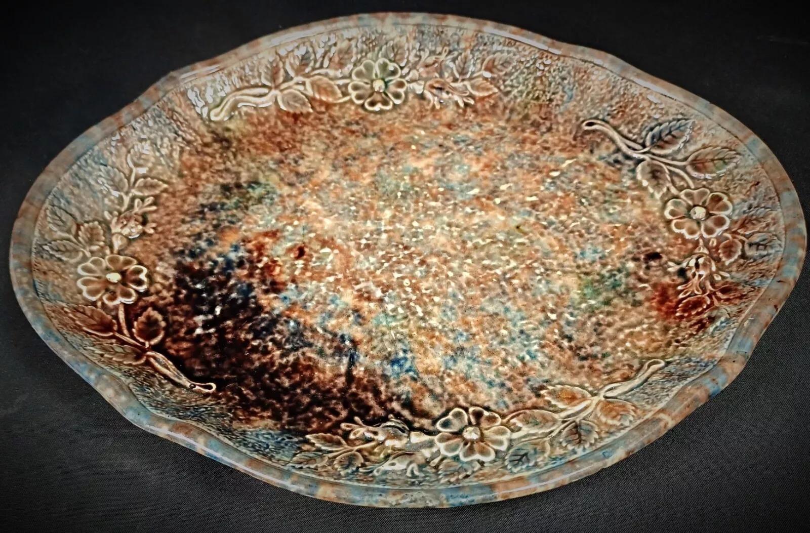 Bandeja decorada con motivos florales vintage del siglo XX pintada a mano - 2Y241 Cerámico en venta