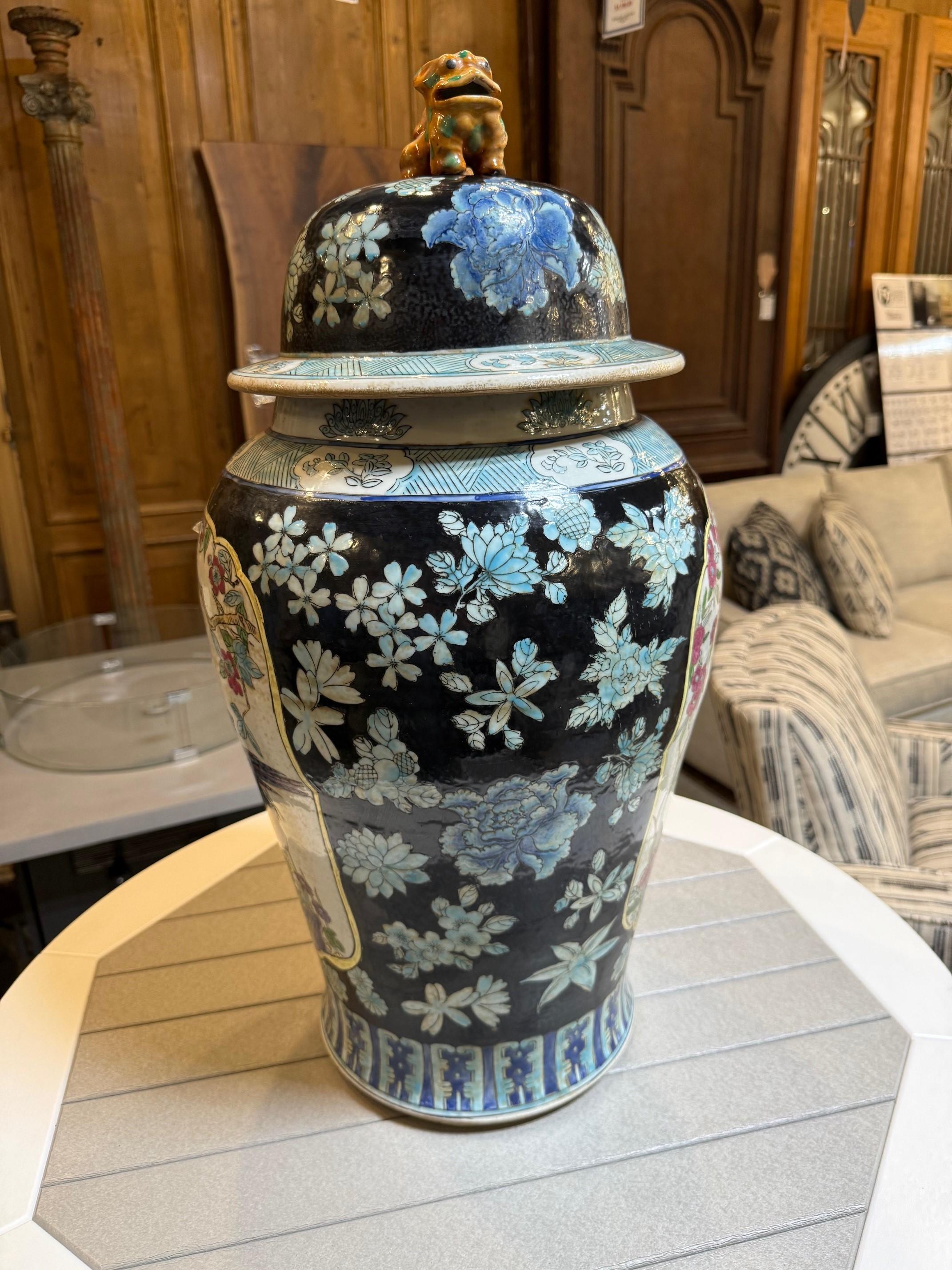 FOO DOG LIDDED JAR - TOBACCO LEAF PATTERN main image 1