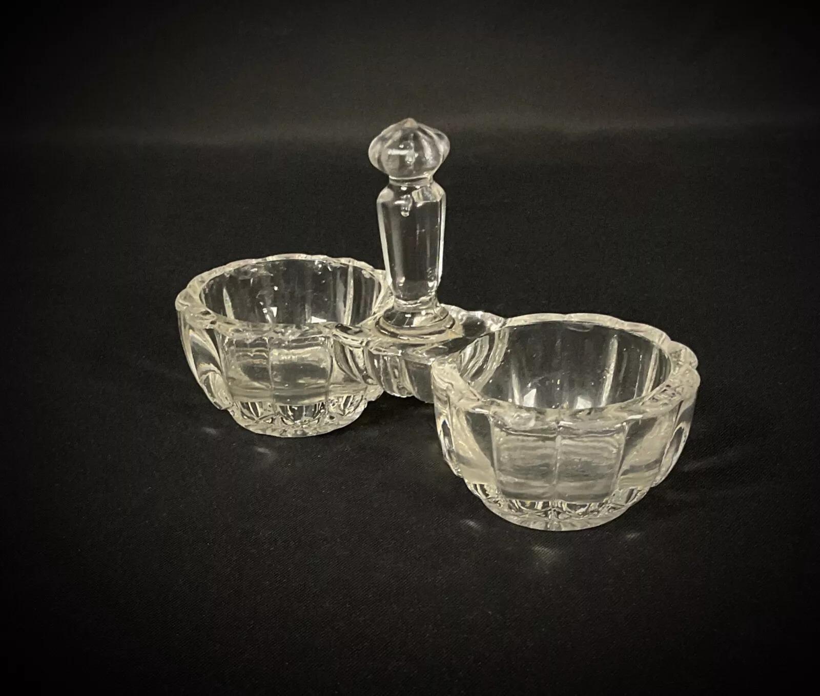 Juego de salero de cristal grabado francés vintage del siglo XX - 2Y380 Francés en venta