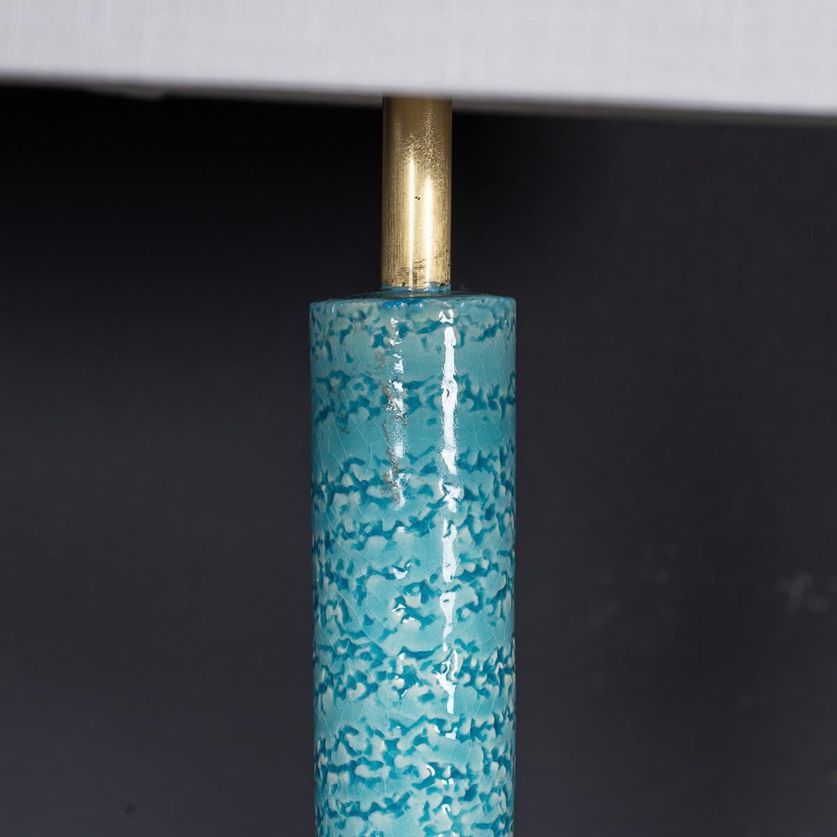 Vintage 20. Jahrhundert Französisch Paar von blauen Keramik-Tischlampen c.1970 im Zustand „Gut“ im Angebot in Royal Tunbridge Wells, Kent