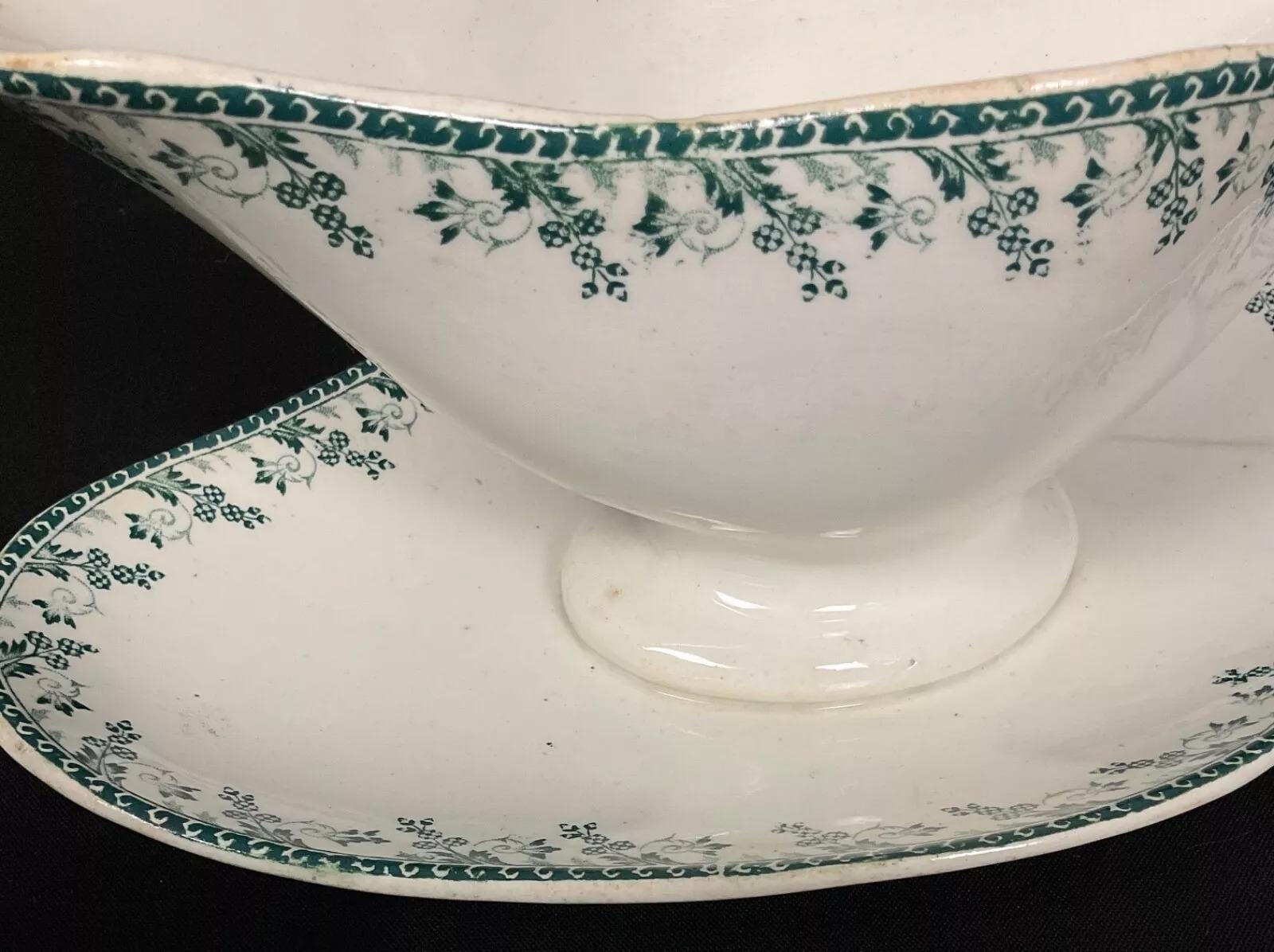 Vintage 20th Century Gien Porcelain Gravy Boat – Montagny Floral Design - 2Y512 For Sale 4